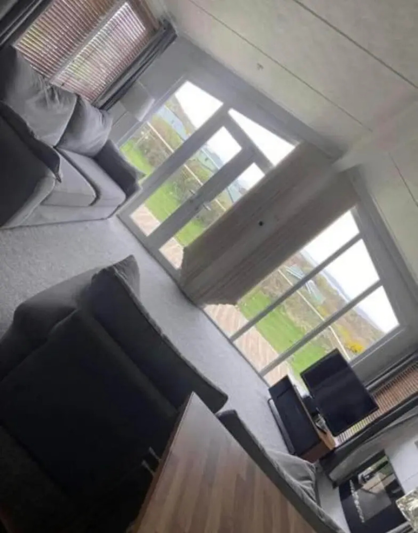 Charming 2-bed Lodge in Pwllheli, North Wales