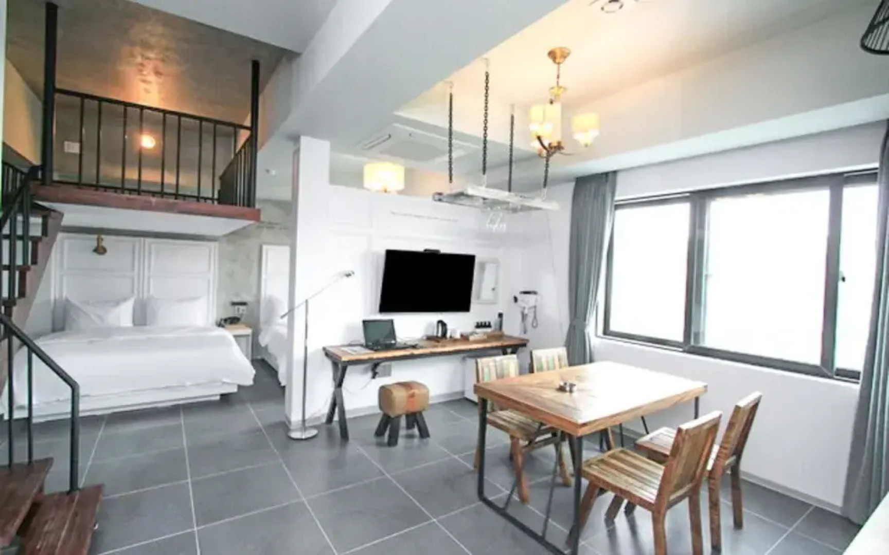 Changwon Palyongdong Praha Hotel