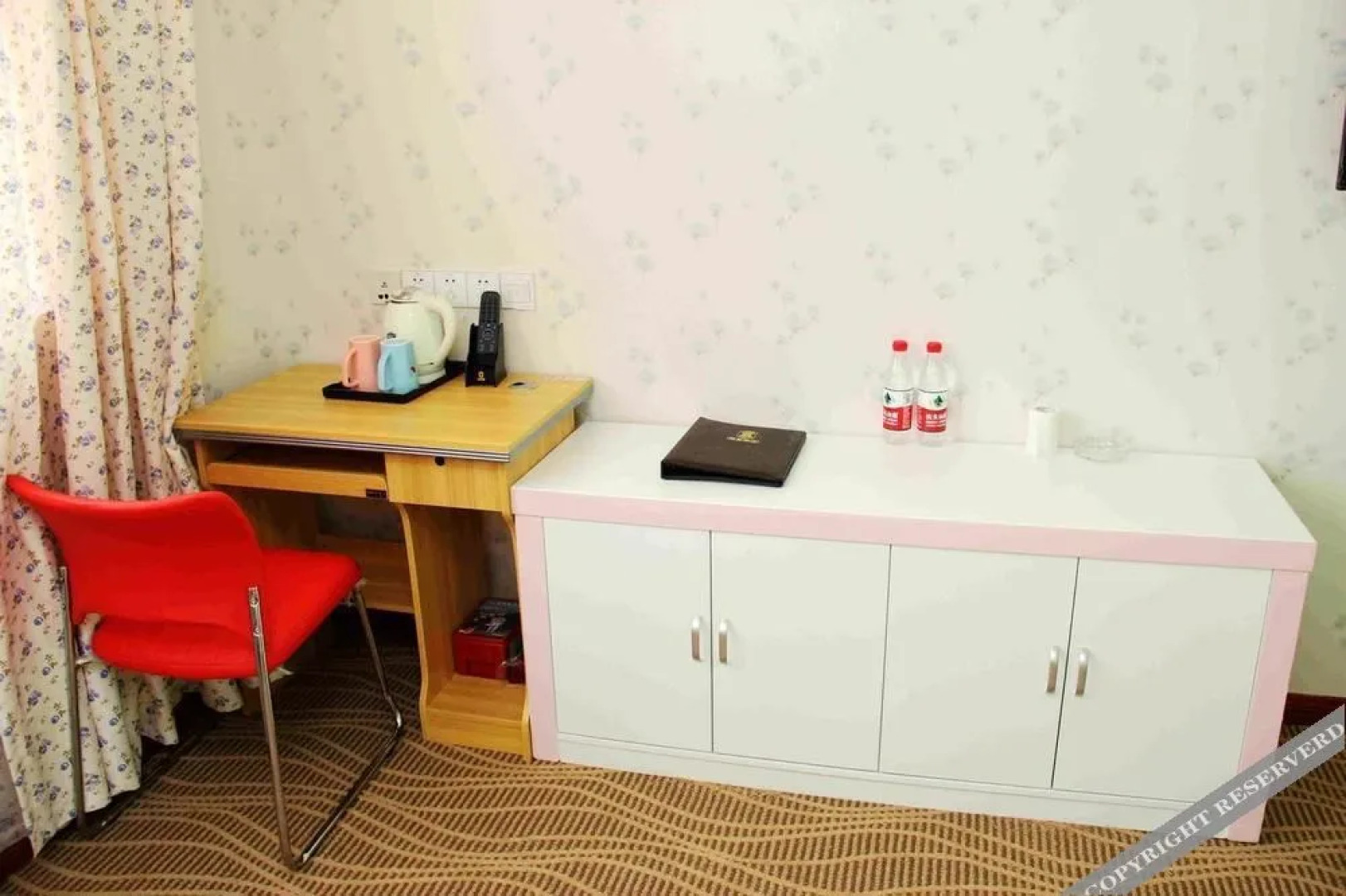 Super 8 Hotel Xianning Yinquan Shizhengfu