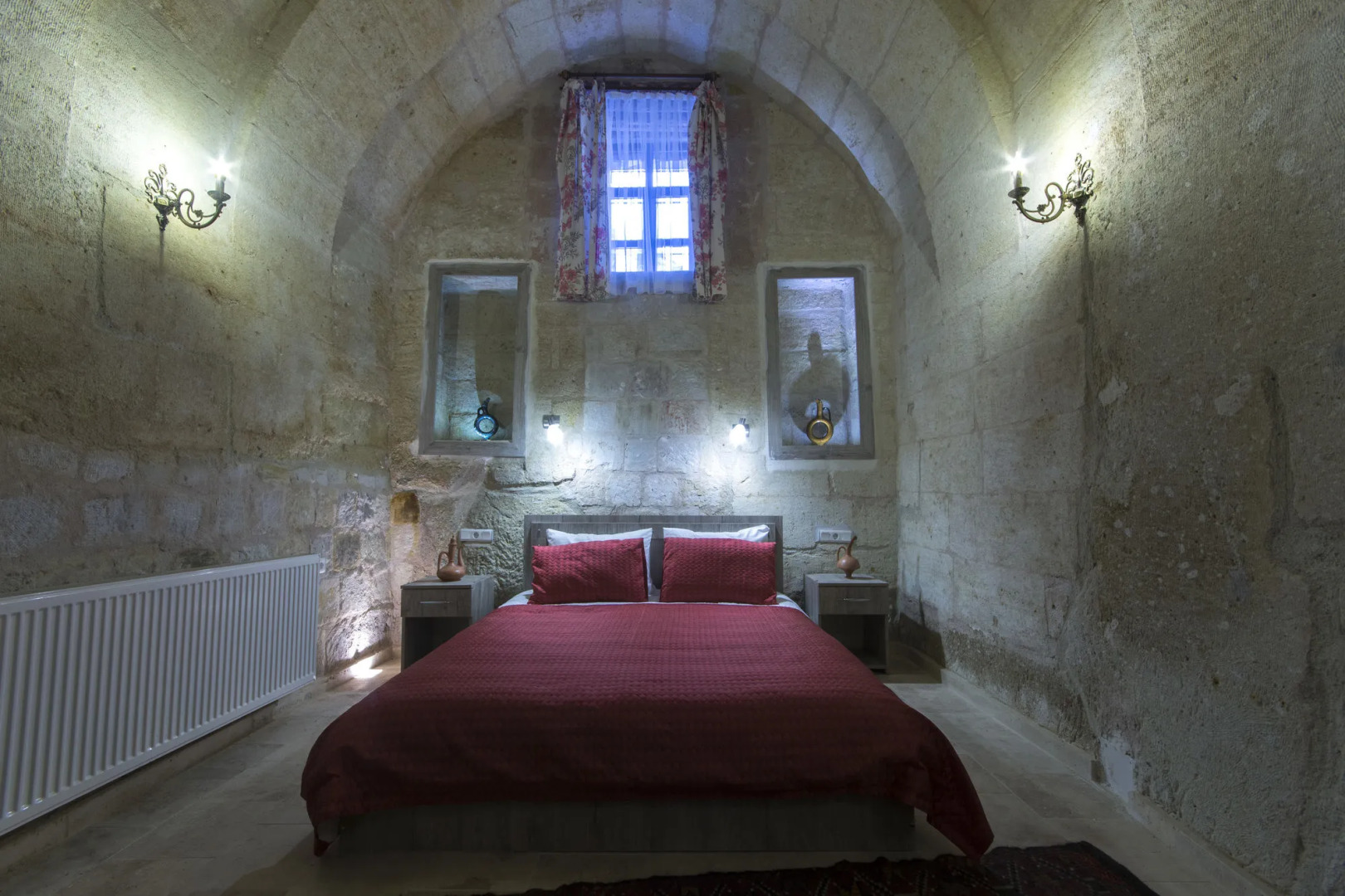 Bedrock Cave Hotel - Adults Only