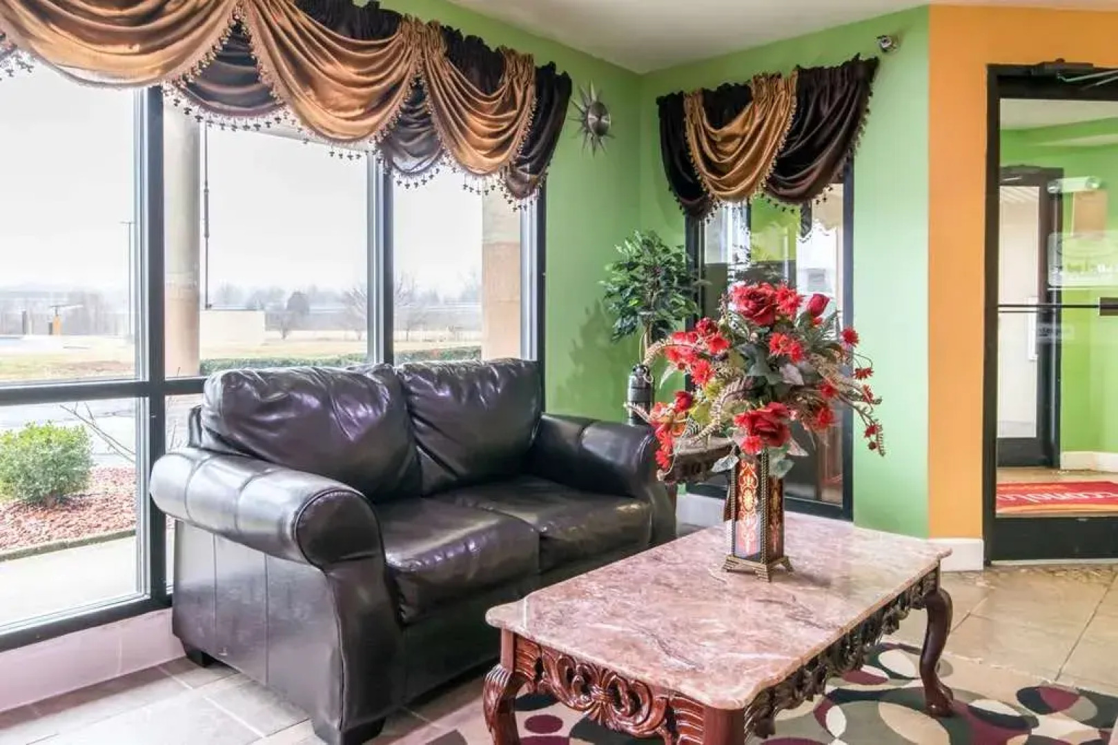 Econo Lodge Inn & Suites I-65