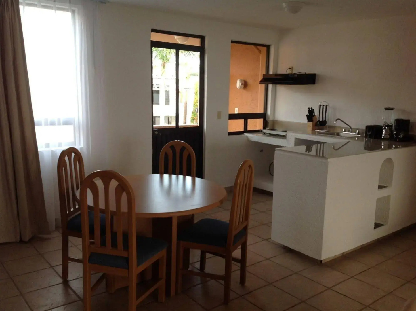 Sunrock Hotel and Suites