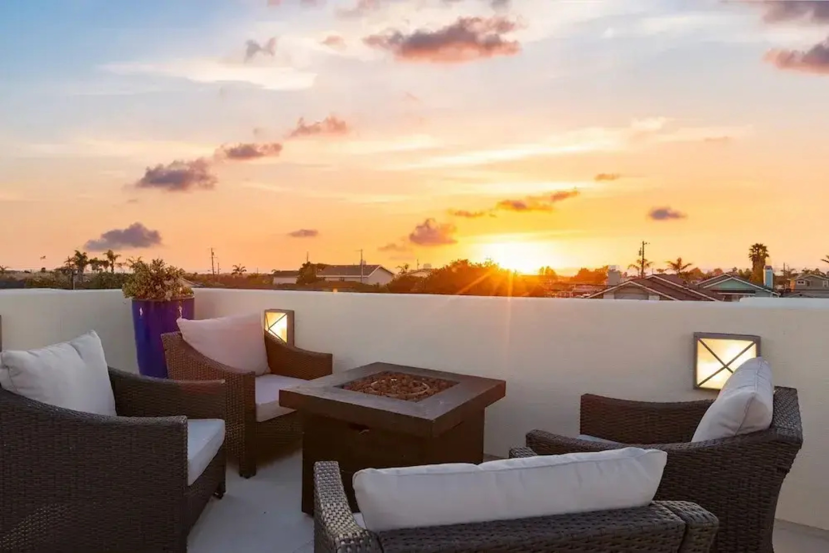 Sunset Serenity by Avantstay Rooftop w Hot Tub Fire Pit 3 Blocks to Beach