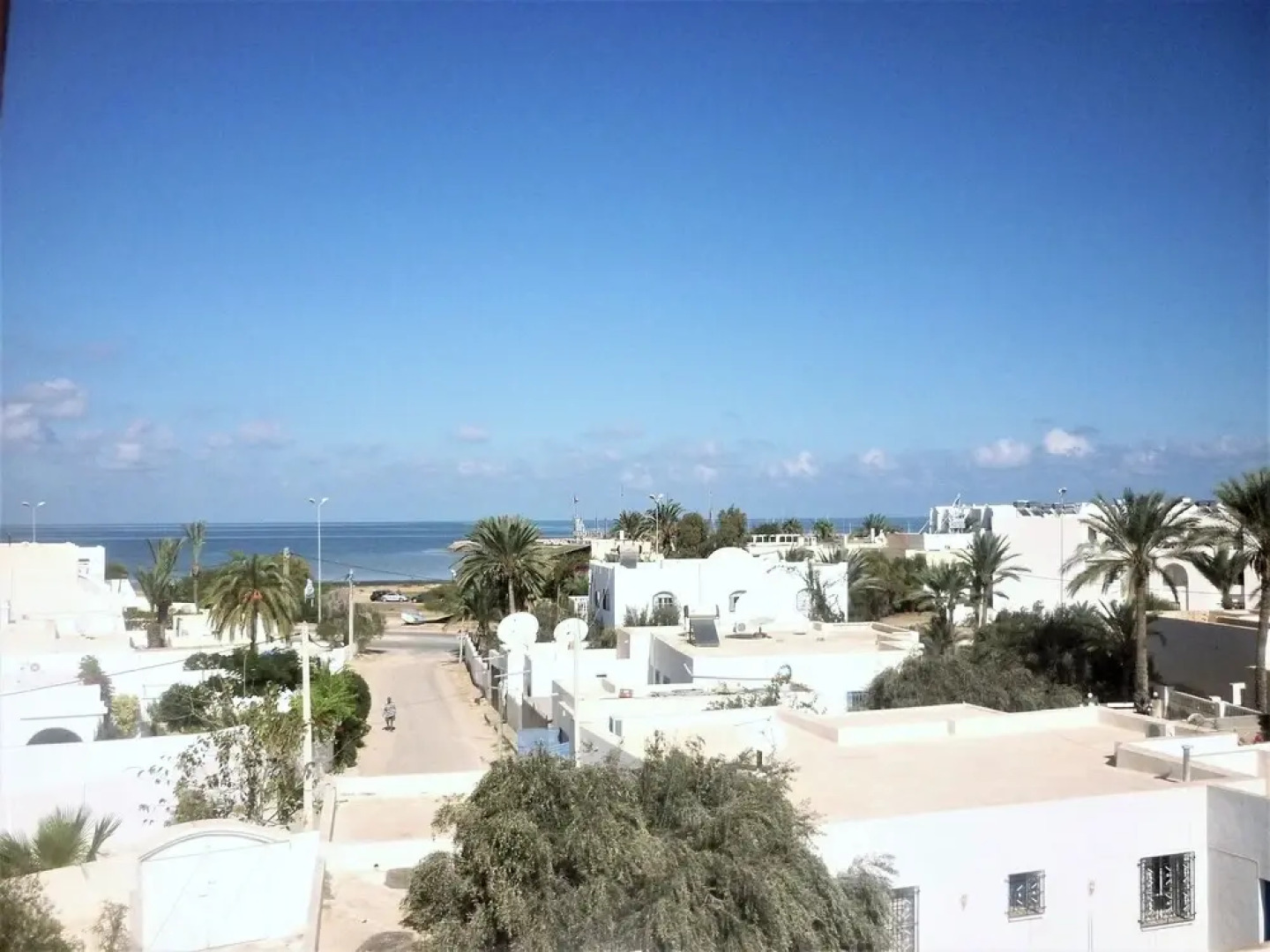Cosy Apartment With one Room in Houmt Souk ,with Wonderful sea View, F