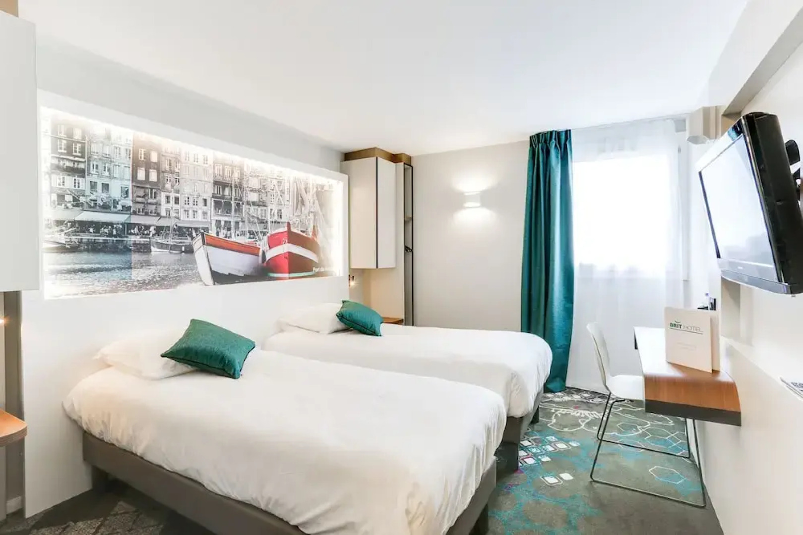 Brit Hotel Caen Nord - Mémorial