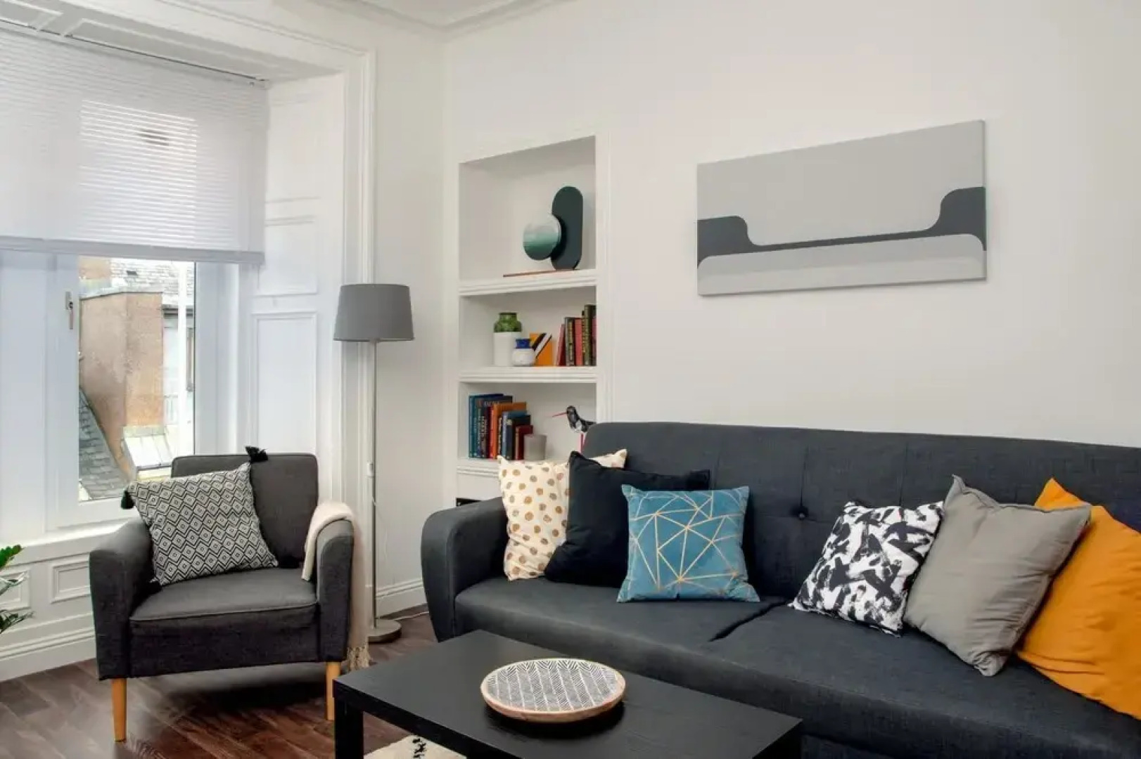 1 Bedroom Flat near Ocean in Center of Largs