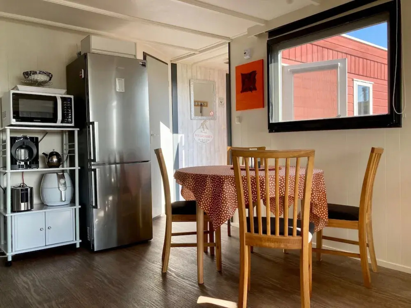 Chalet Gaby With Sauna, Private Dock, and Canoes at Lauwersmeer