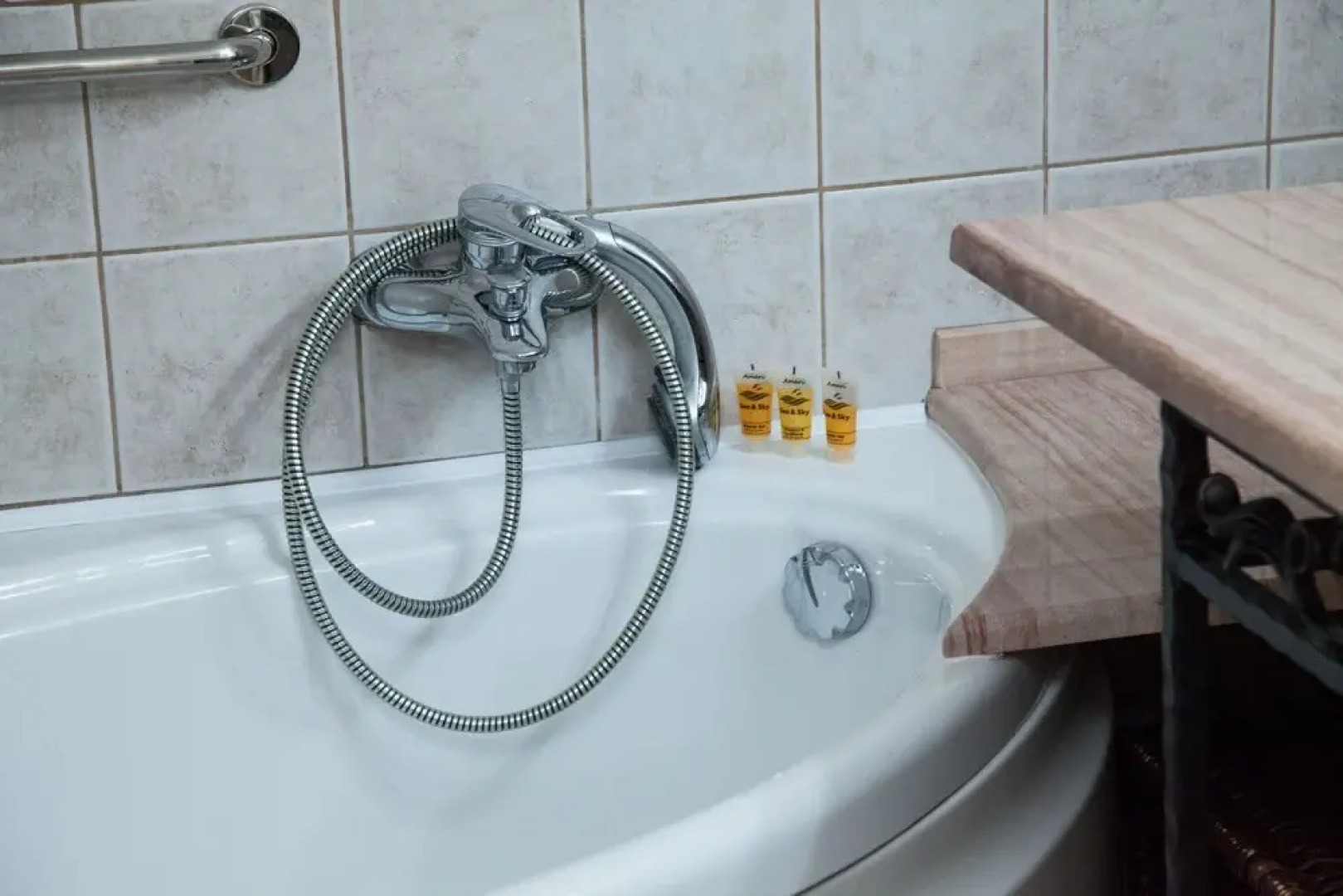 Deluxe 2 Bedroom apt in Petroupoli