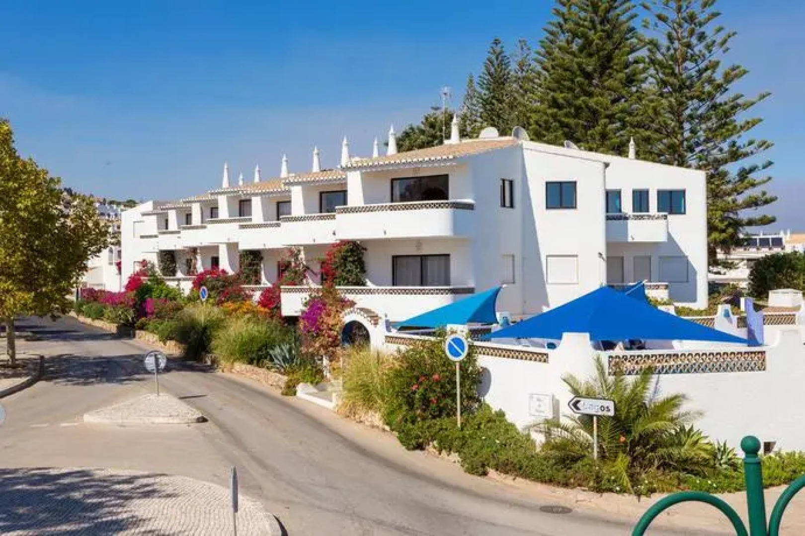 Mayer Luz Beach Apartments