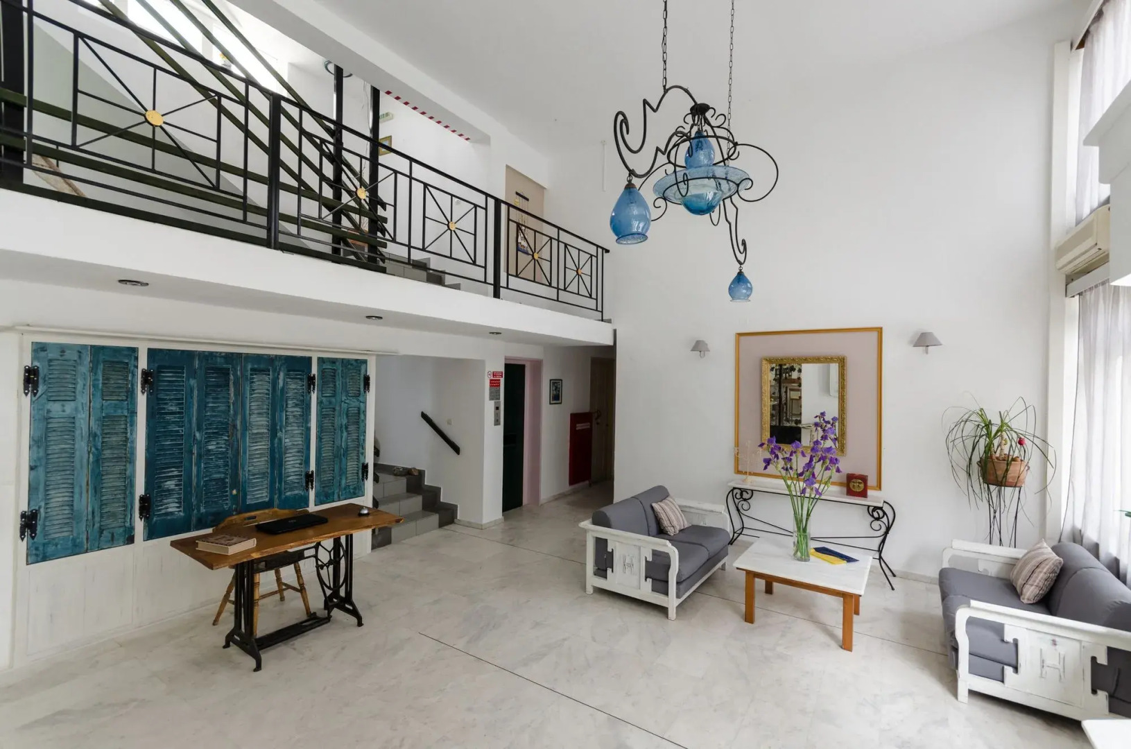 Happiness Apartments