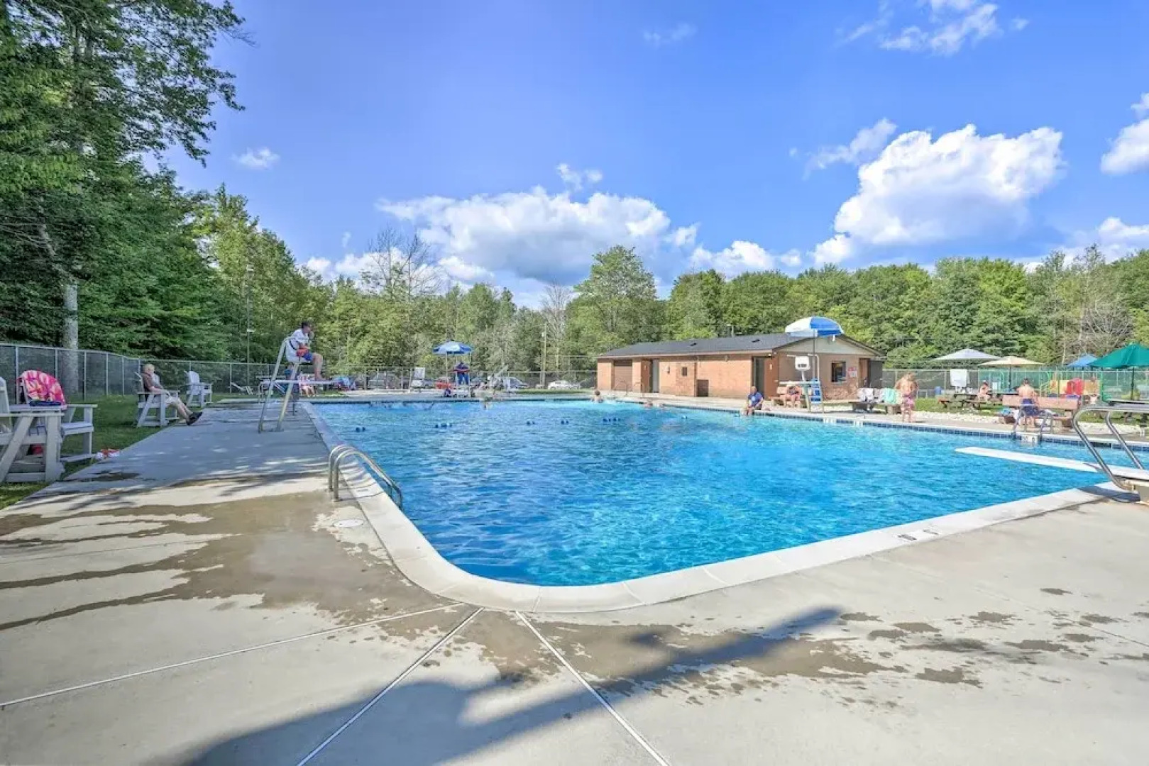 North Arrowhead Lake Cabin w/ Deck, Pets Welcome!