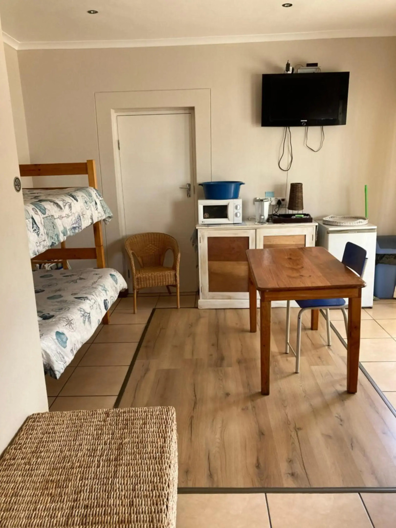 Pole Pole holiday home