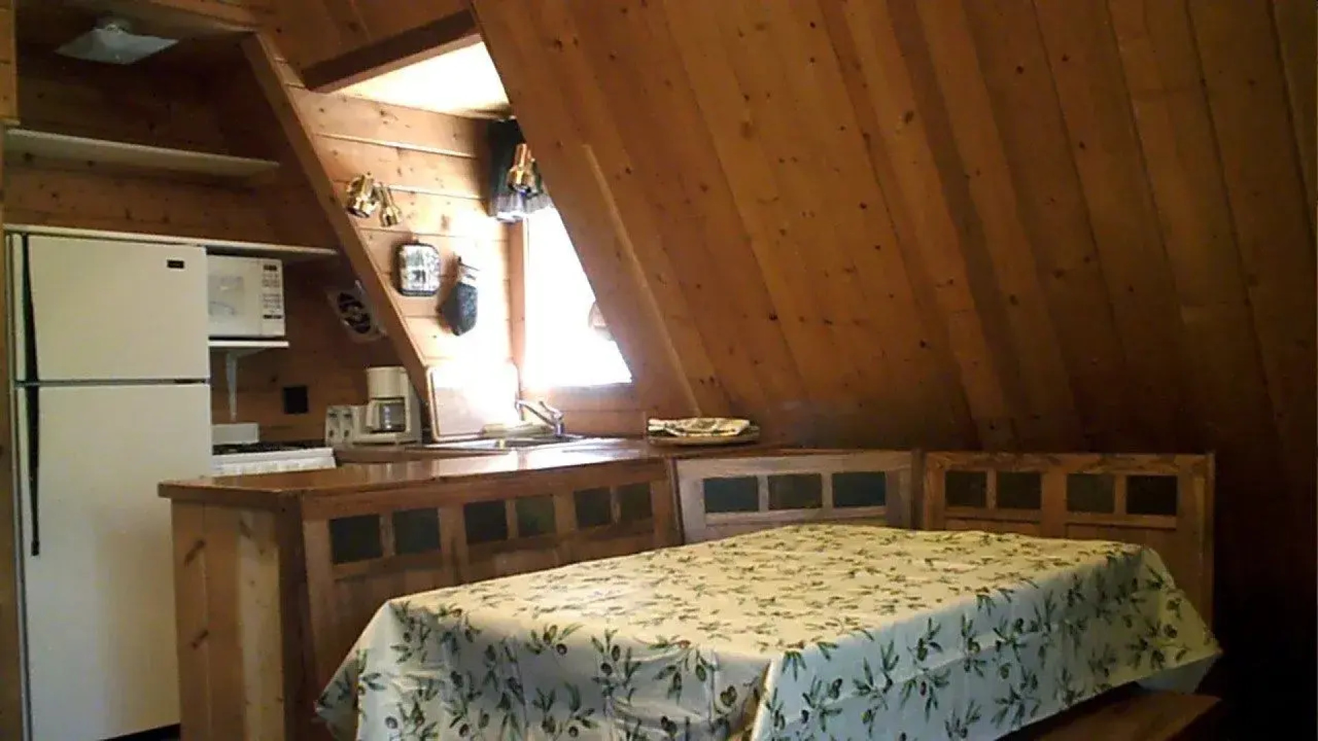 Reverse Creek Lodge