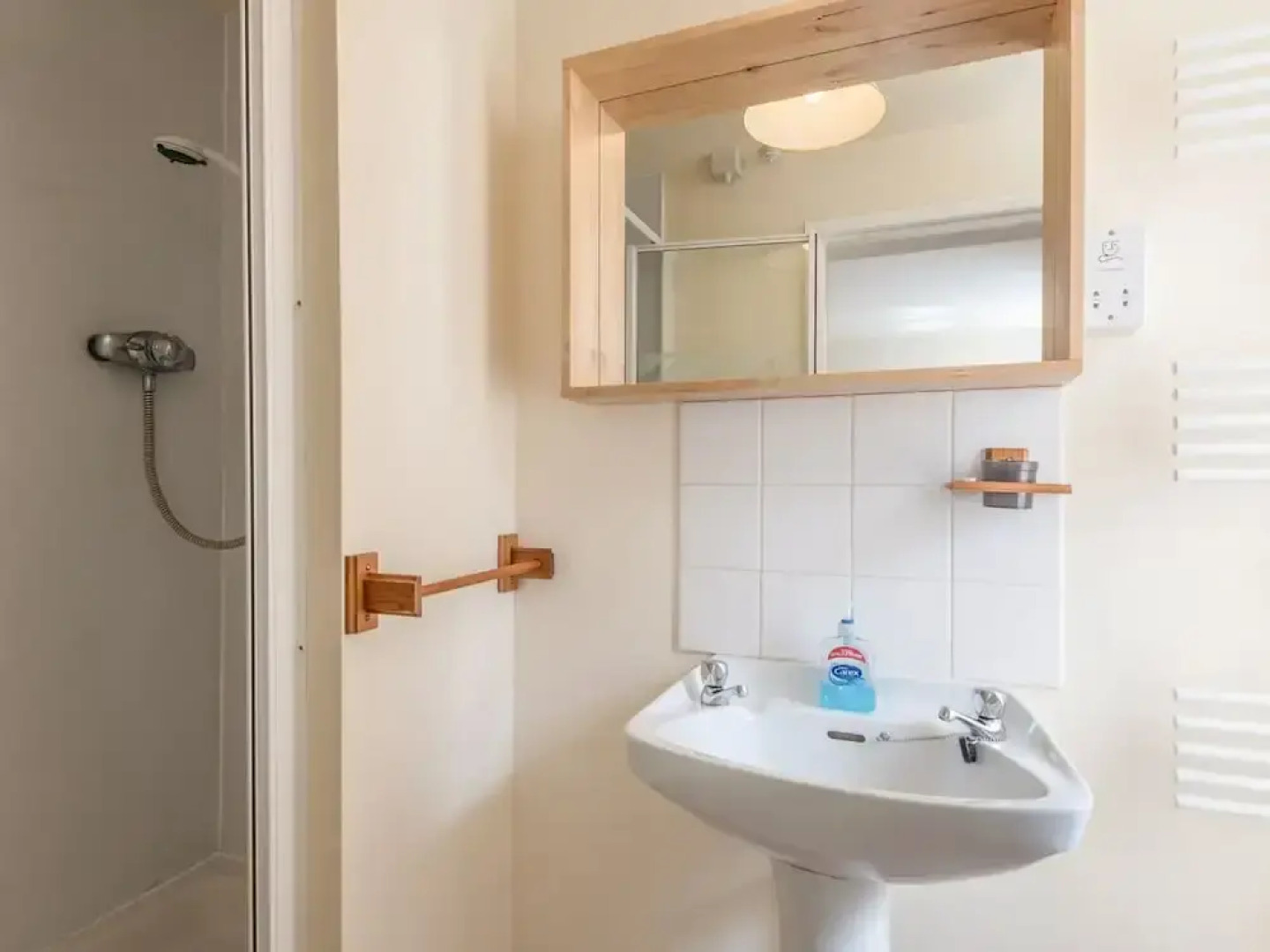 The Old Schoolhouse and Cottage