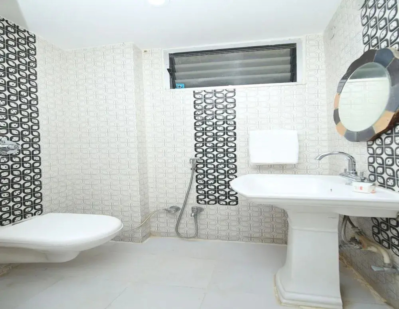 OYO 12498 Hotel Sea Rock