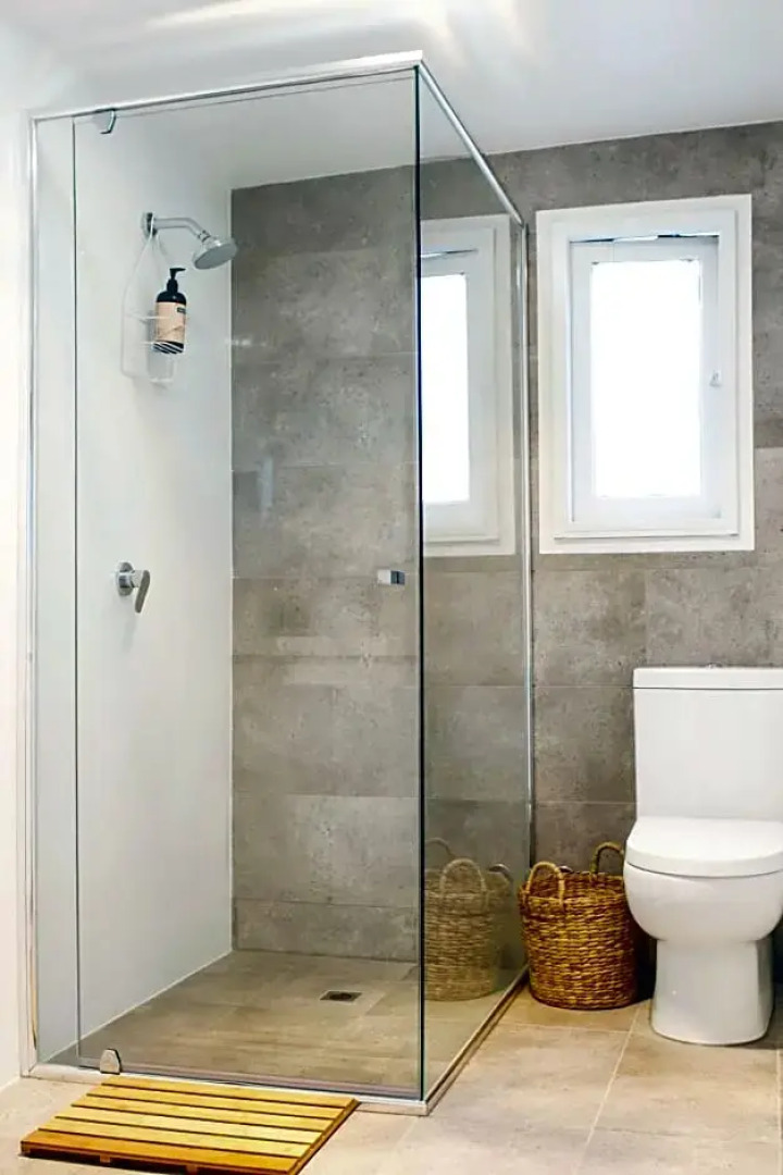 Robertson Public House