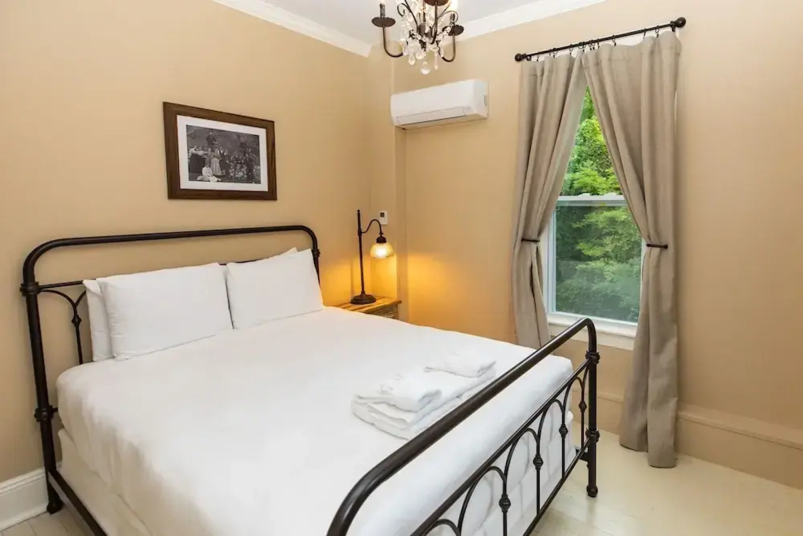 Pine Cottage Bed & Breakfast