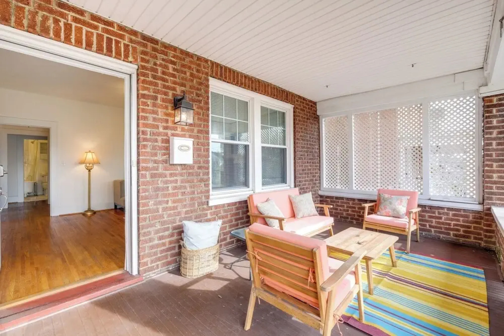 Walk to The Grandin Theatre: Roanoke Unit w/ Yard!