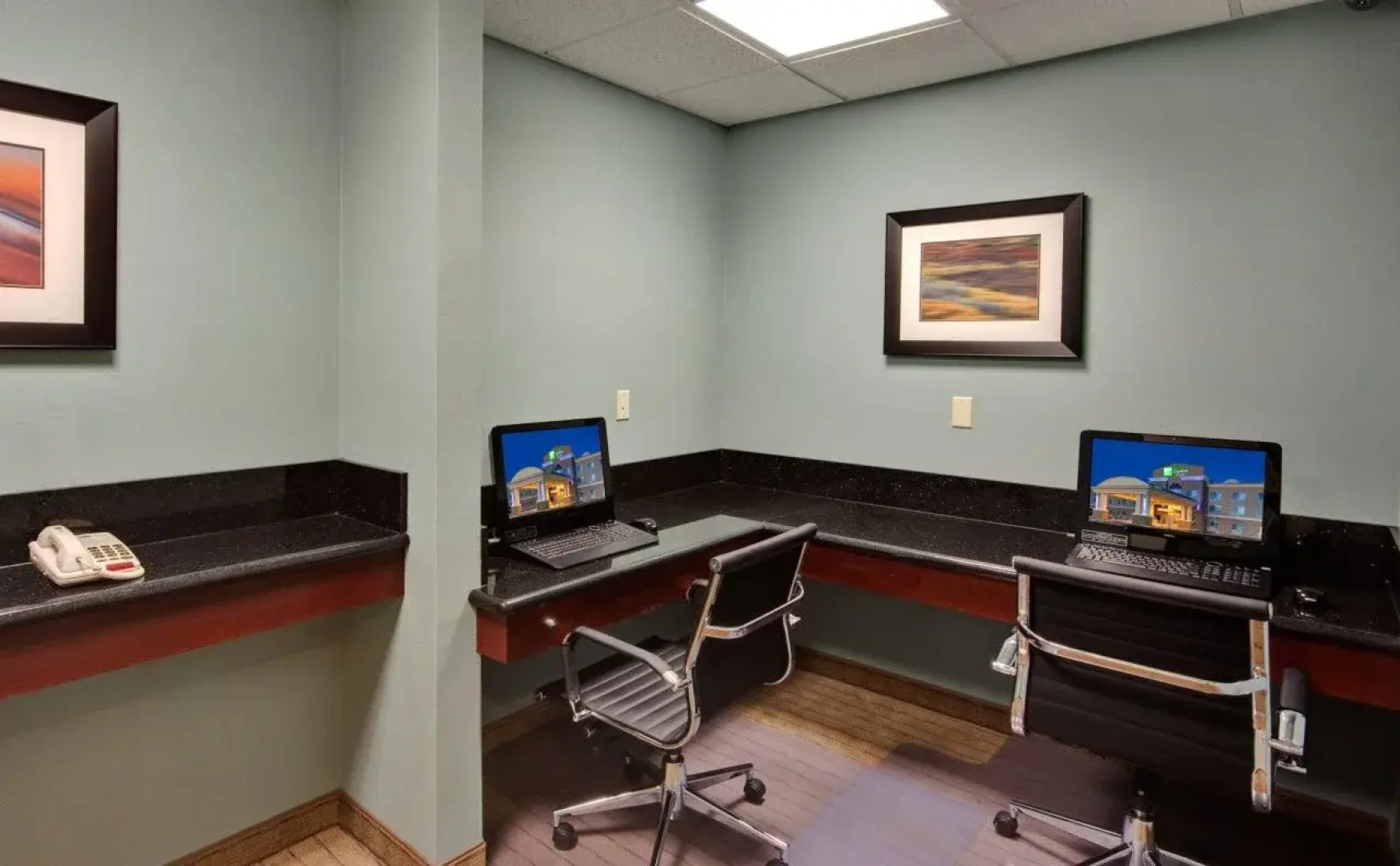 Holiday Inn Express Hotel & Suites Grants - Milan by IHG