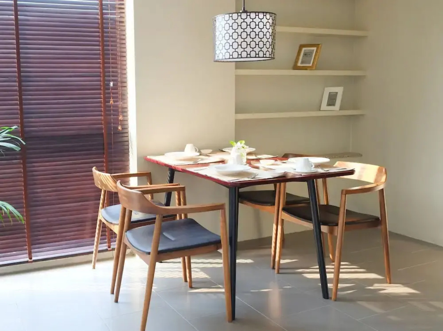 Balcony Courtyard Hotel & Serviced Apartment