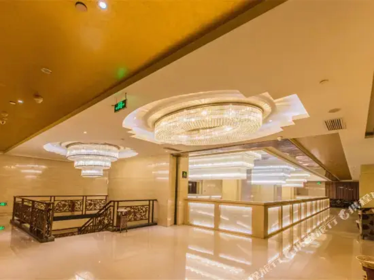 Licheng Ruixuan Hotel (Lingshi Xinjian East Street)
