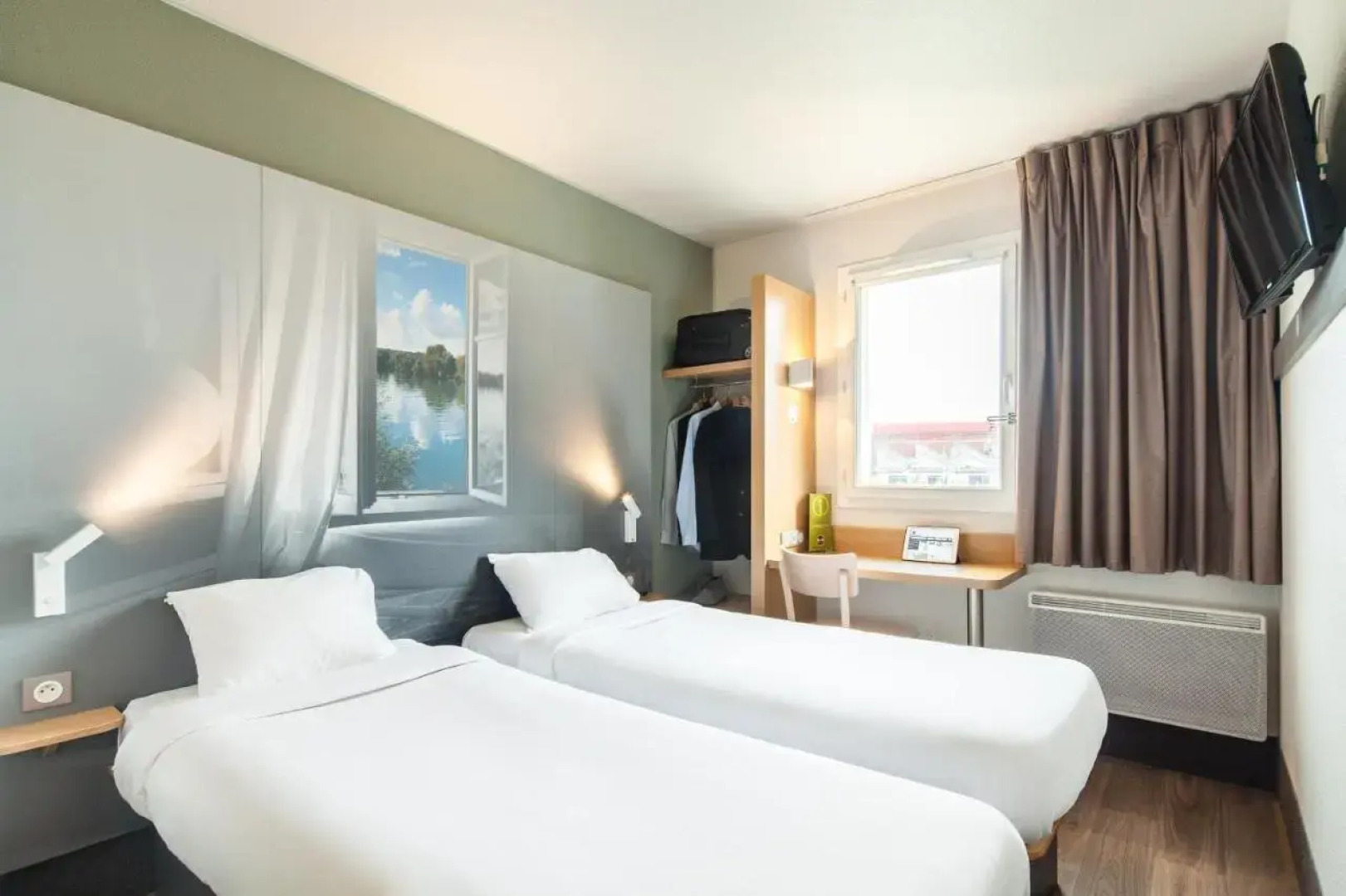 B&B Hôtel Evry Lisses 1