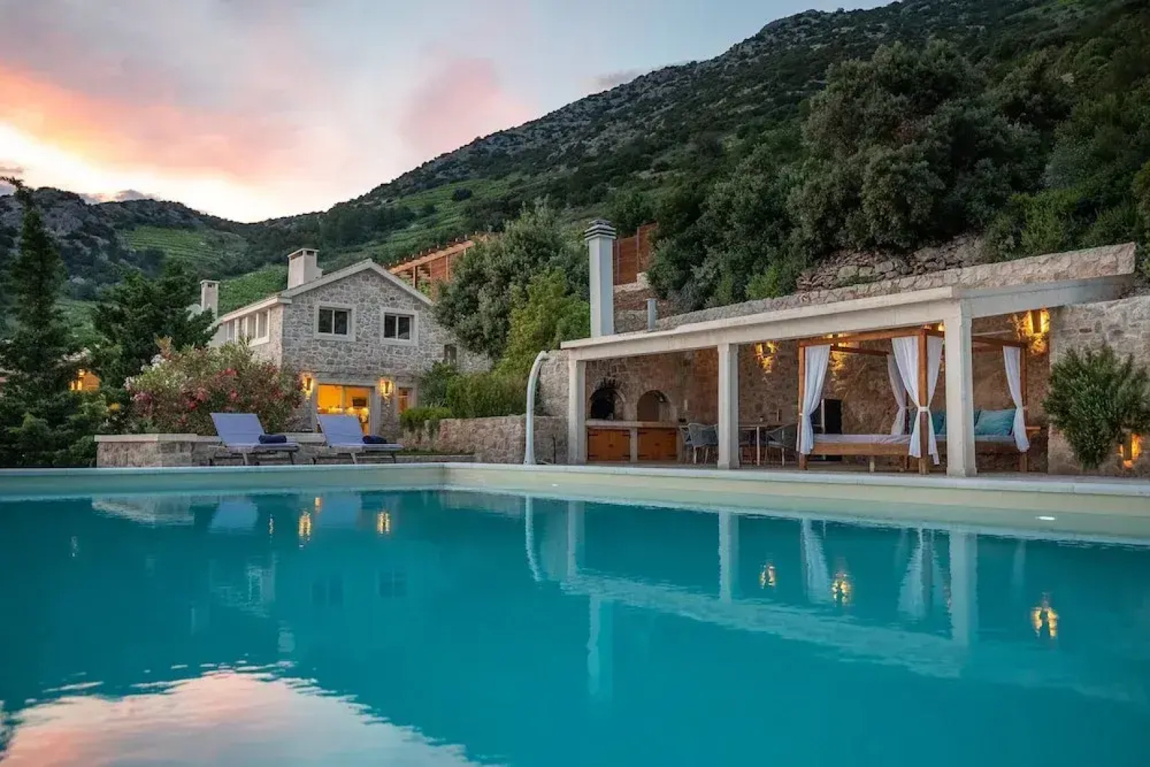 Stone Houses Dingač