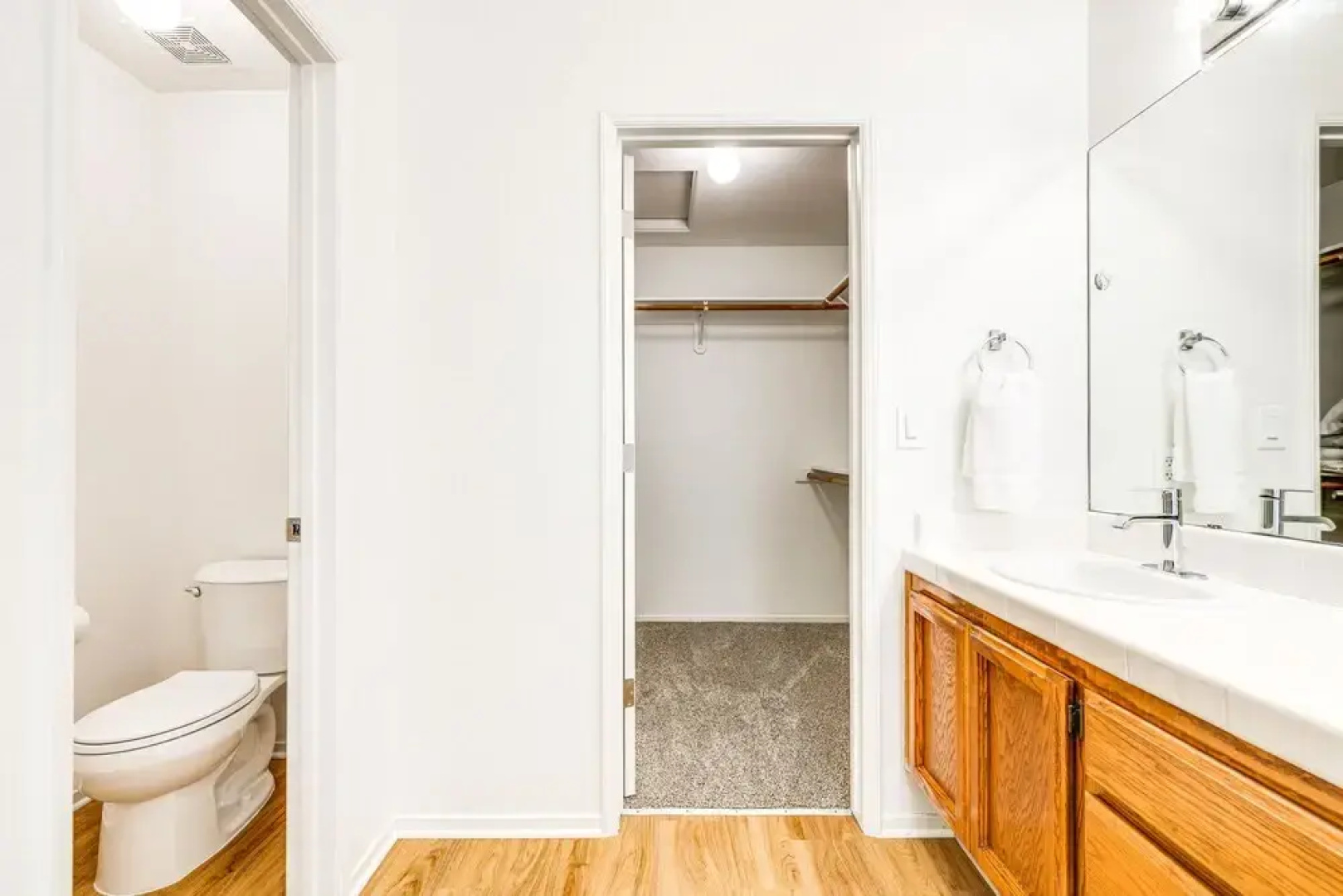 Spacious Los Banos Home w/ Patio - Dogs Welcome!