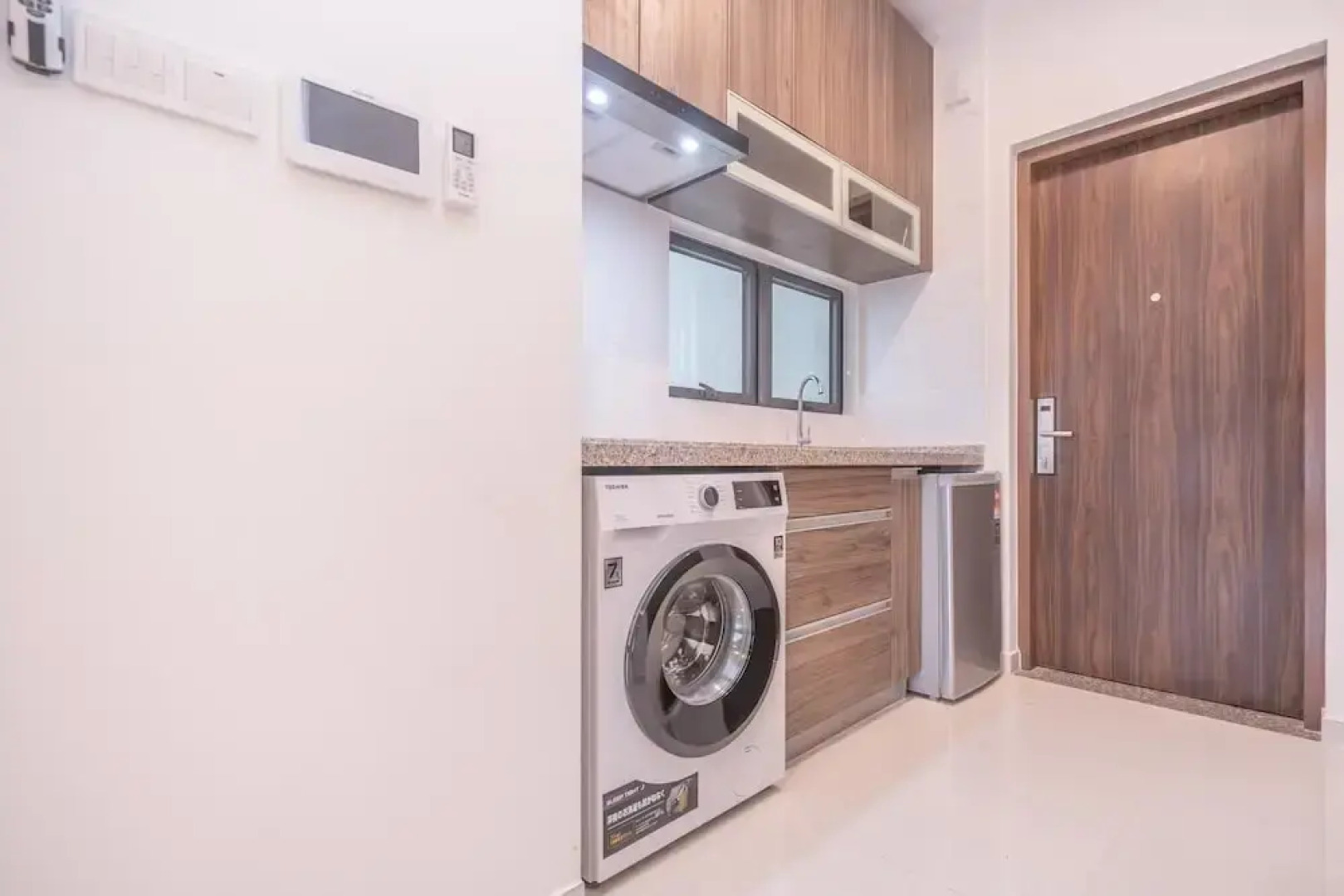 OYO Home 89312 Fantastic 1 Bedroom Starview