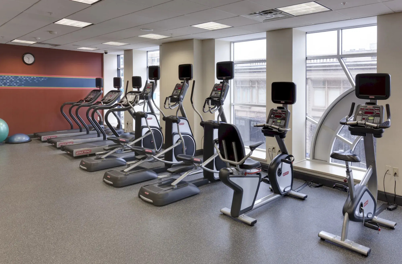 Hampton Inn & Suites Buffalo Downtown