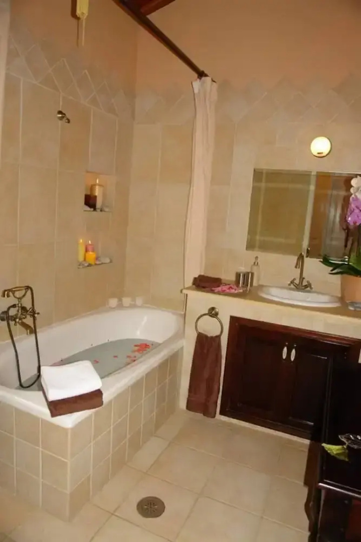 Charming 2-bed Cottage in Vatos