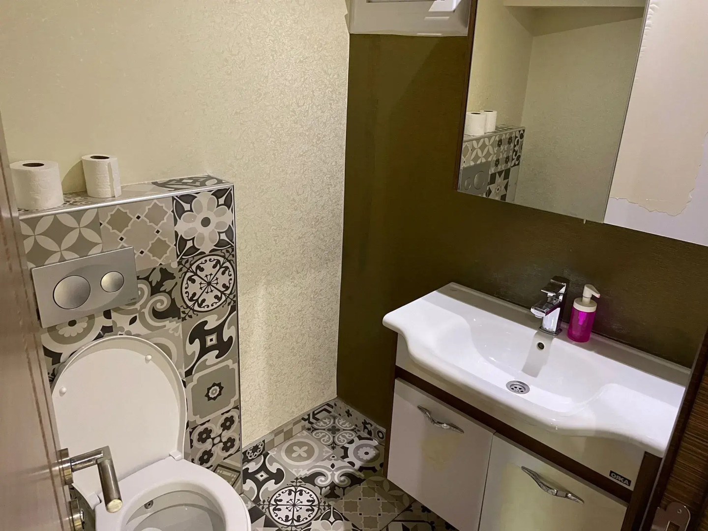 The Nar Suit & Apart