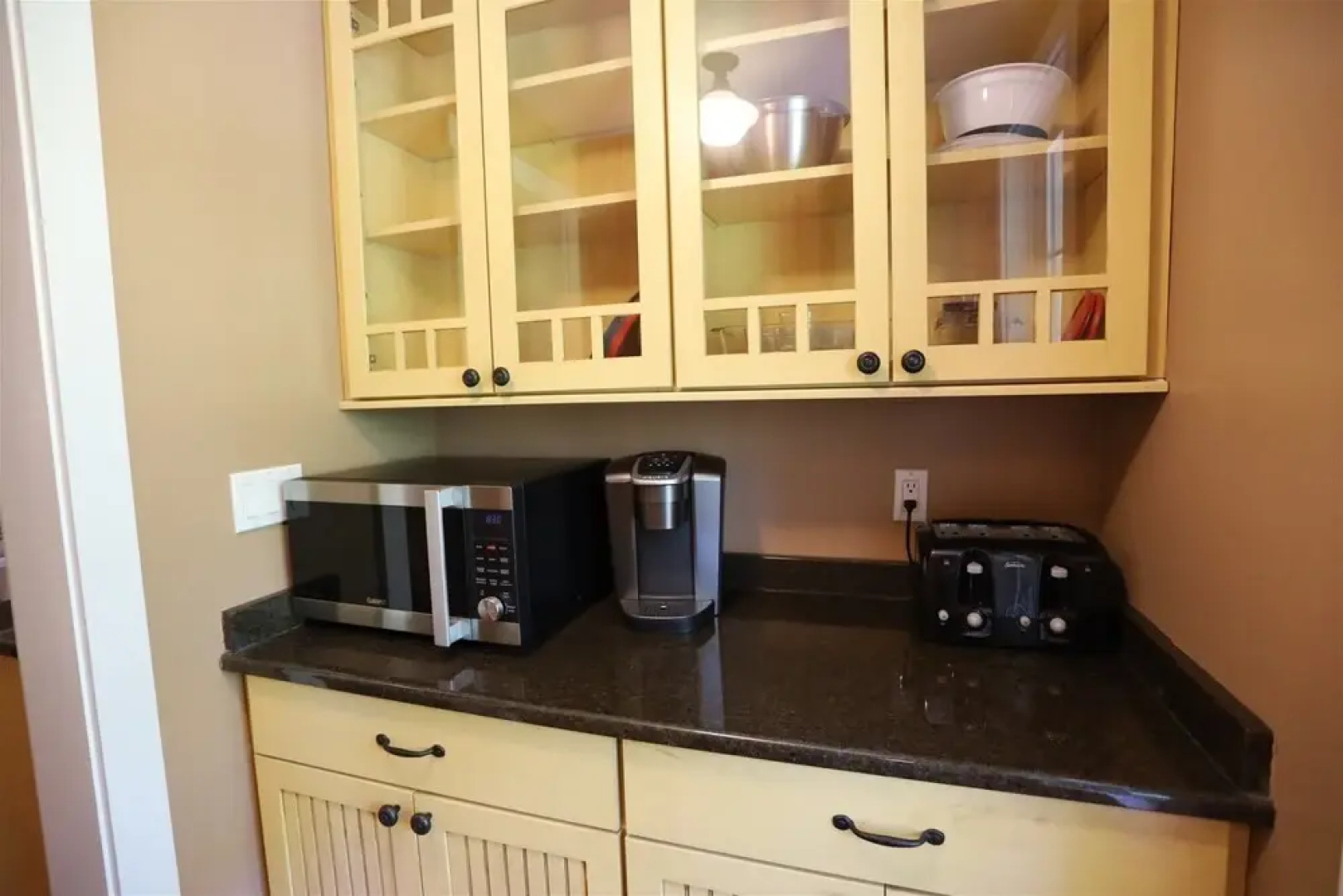 Just Listed! Pet Friendly Newly Renovated Private Home in the White Mountains Next Door to Owl`s Nest Golf Course-os227c