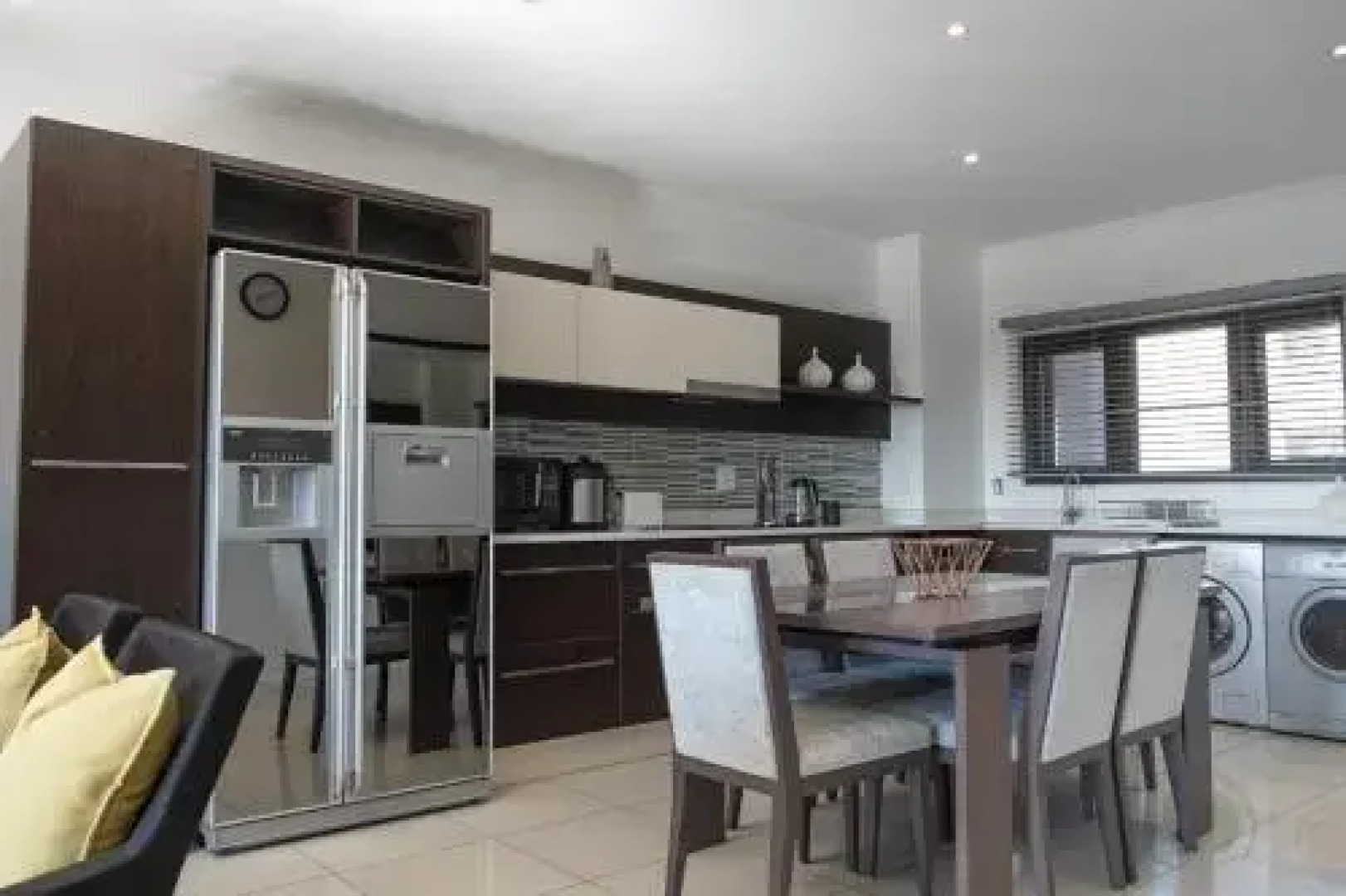 Room 122 @ The Nicol Hotel