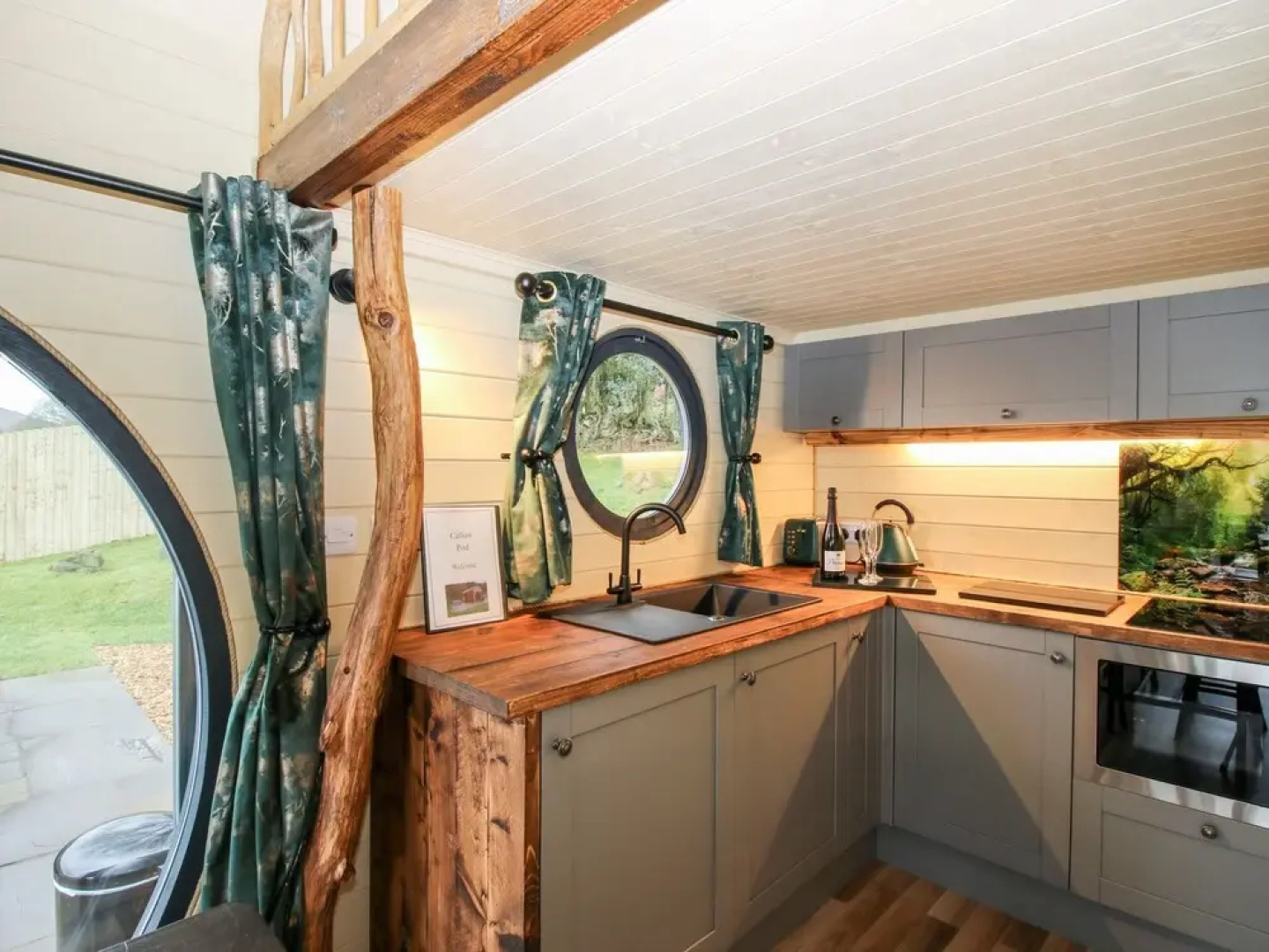 Callow Pod