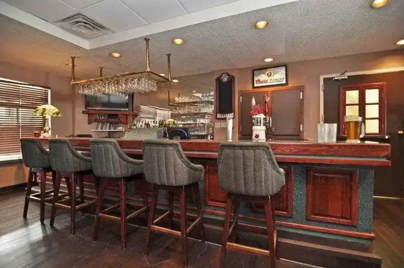 Best Western Plus Manoir Adelaide