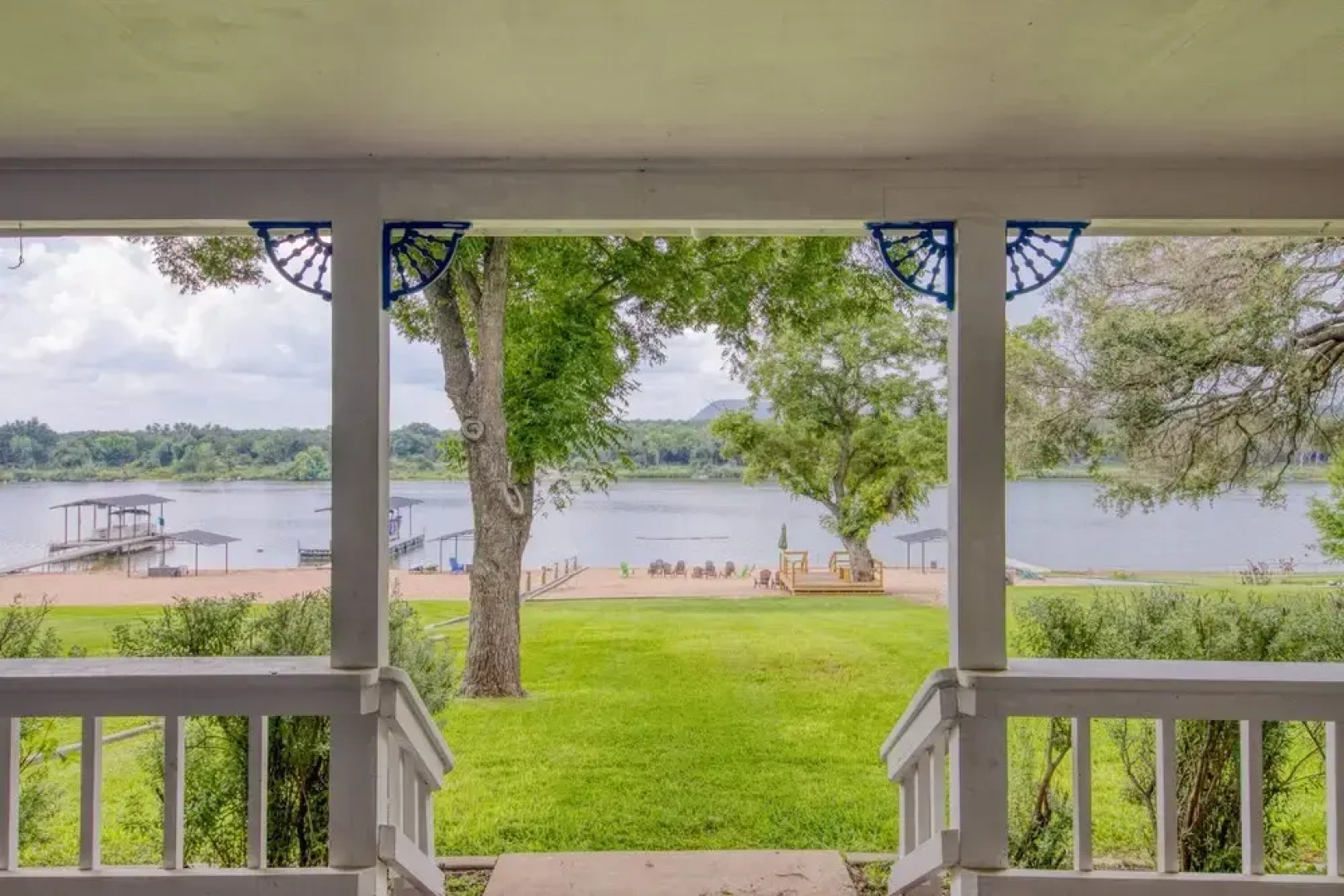 River Oaks Lookout - Unit A