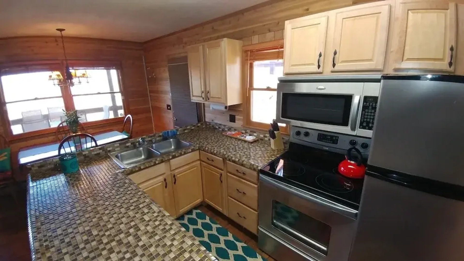 Bear With Us - Two Bedroom Cabin
