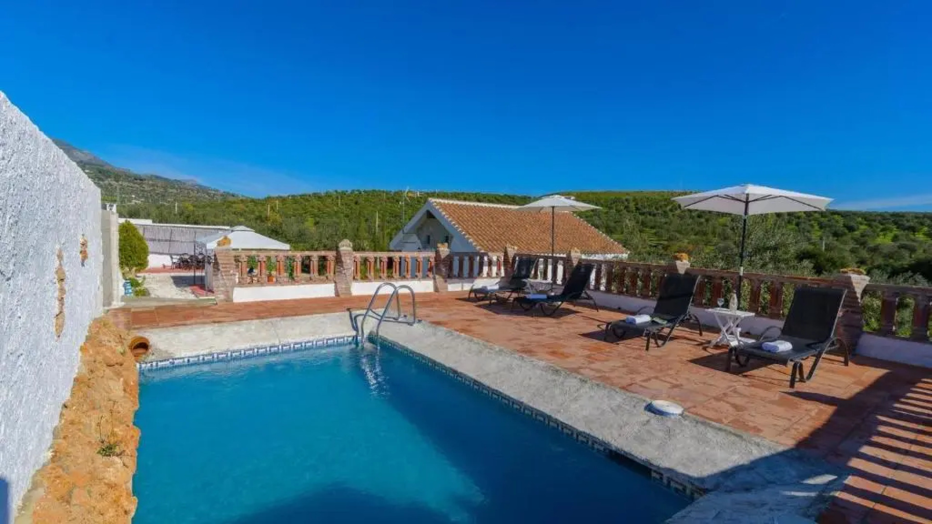 Villa Sol Alozaina by Ruralidays