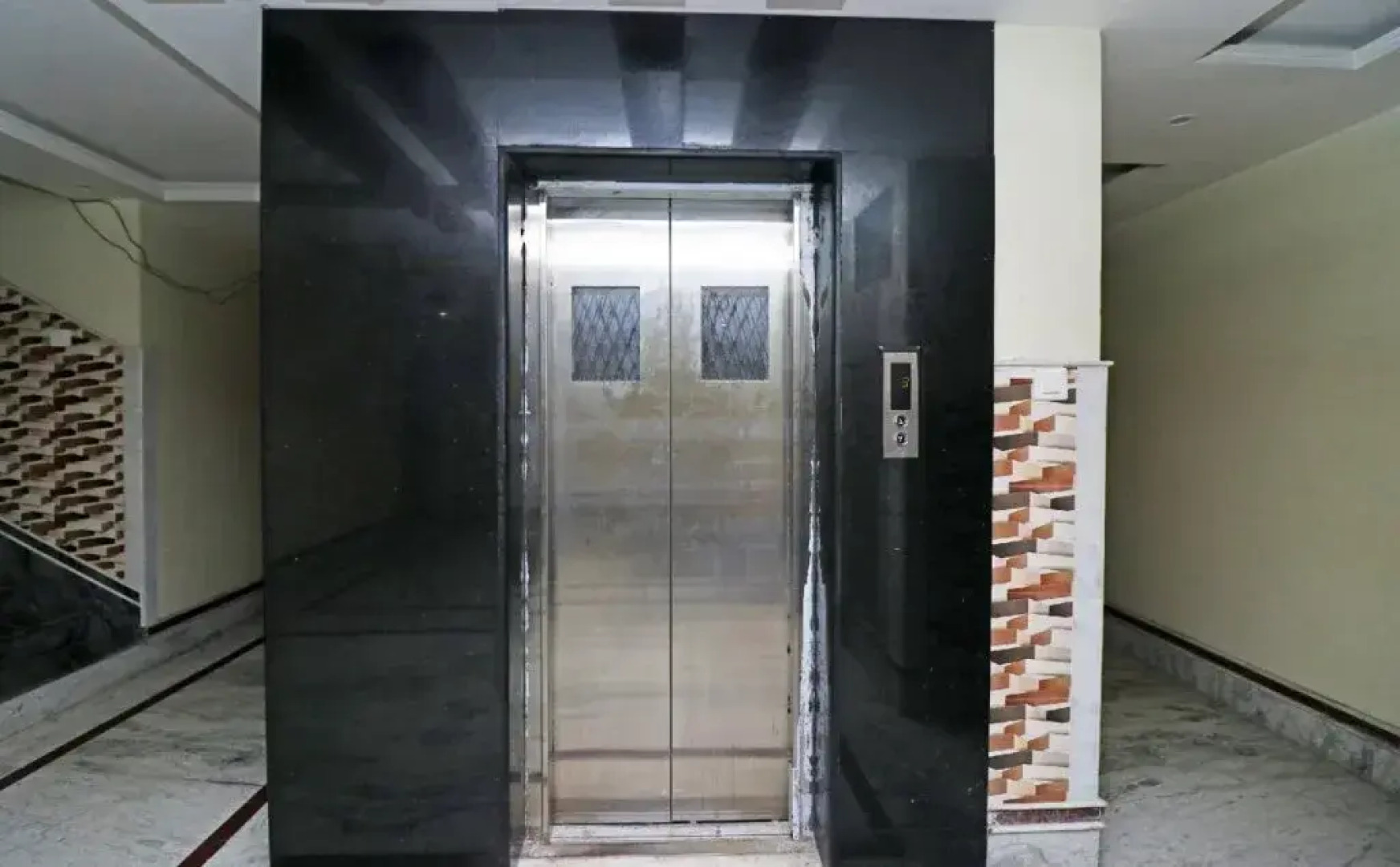 Hotel Taj Palace By OYO Rooms