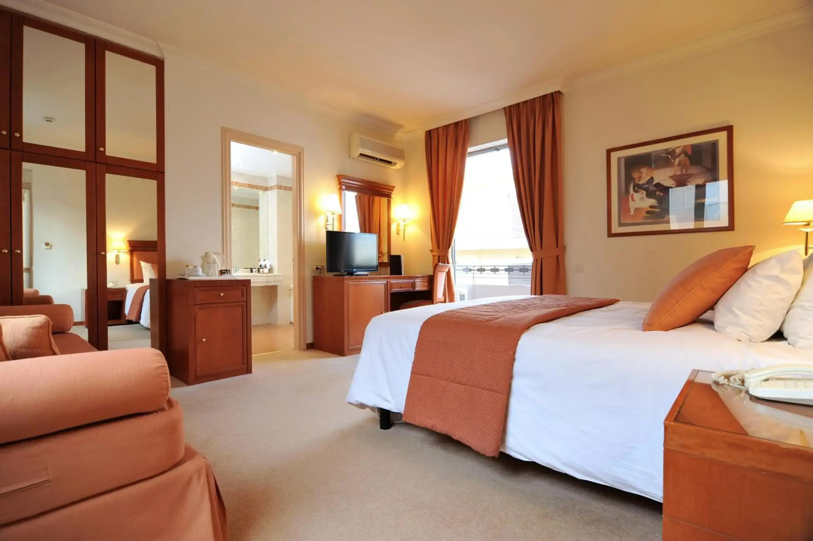 Athens Atrium Hotel and Suites