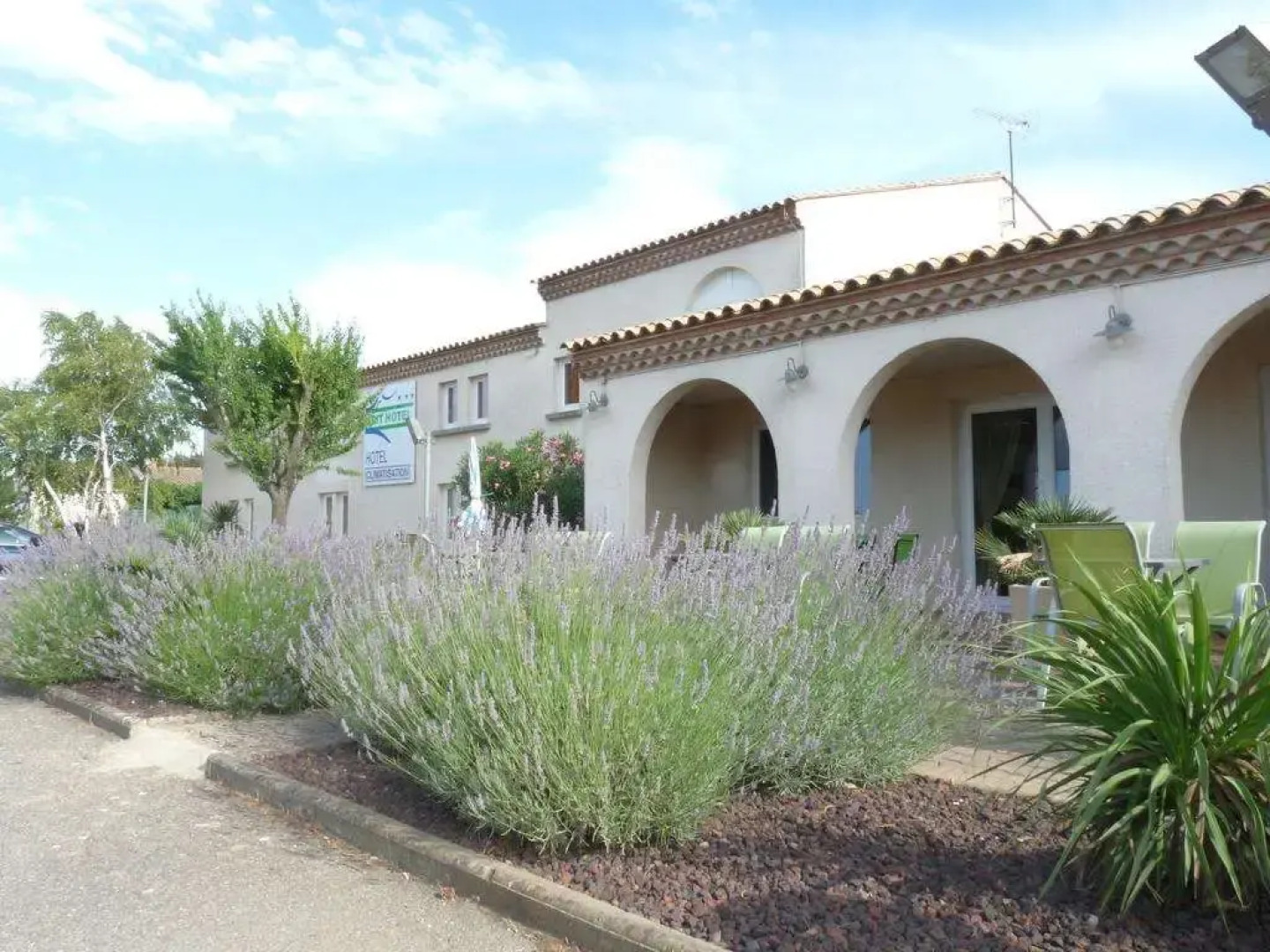 Brit Hotel Bosquet