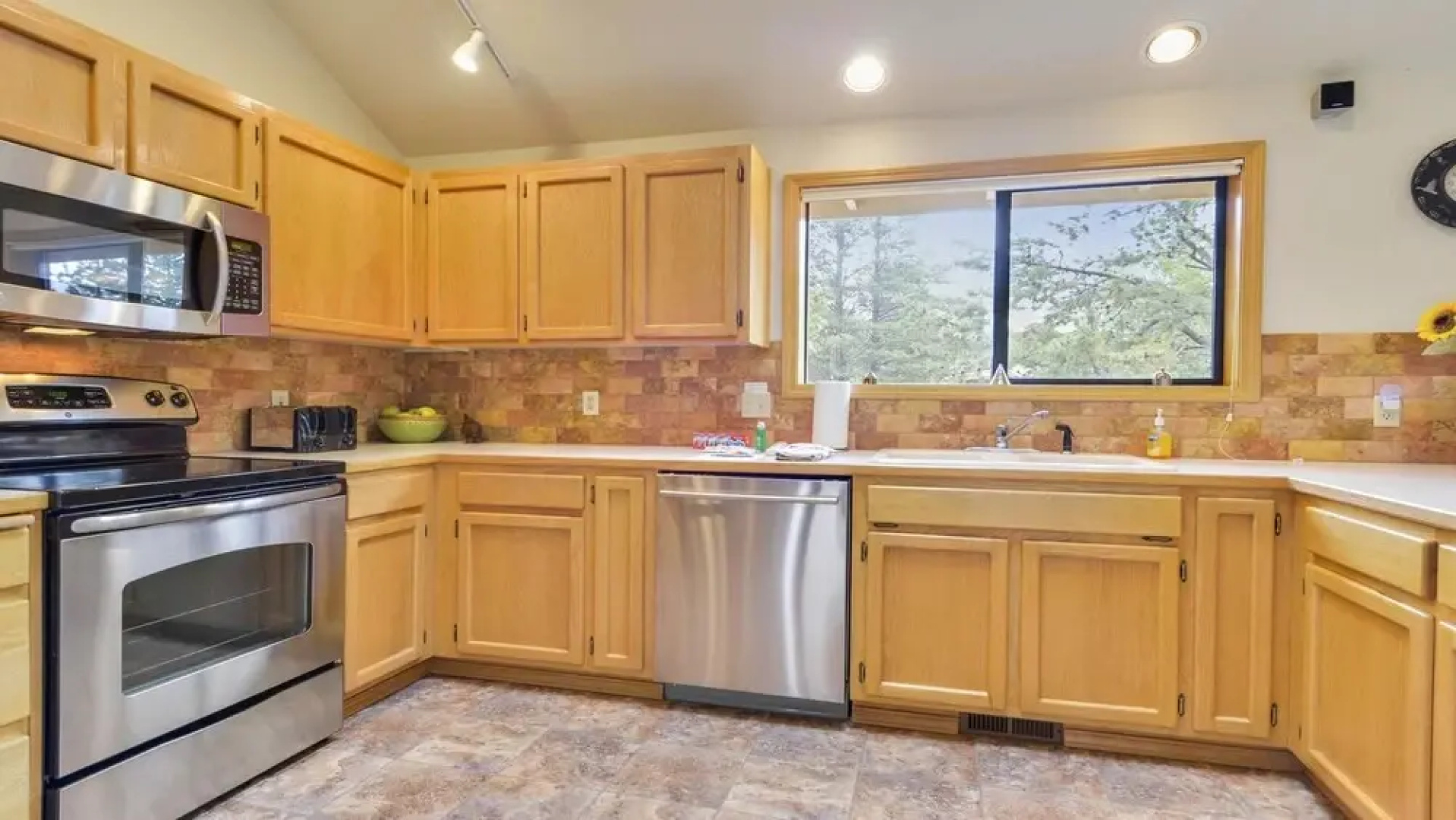 White Elm 28