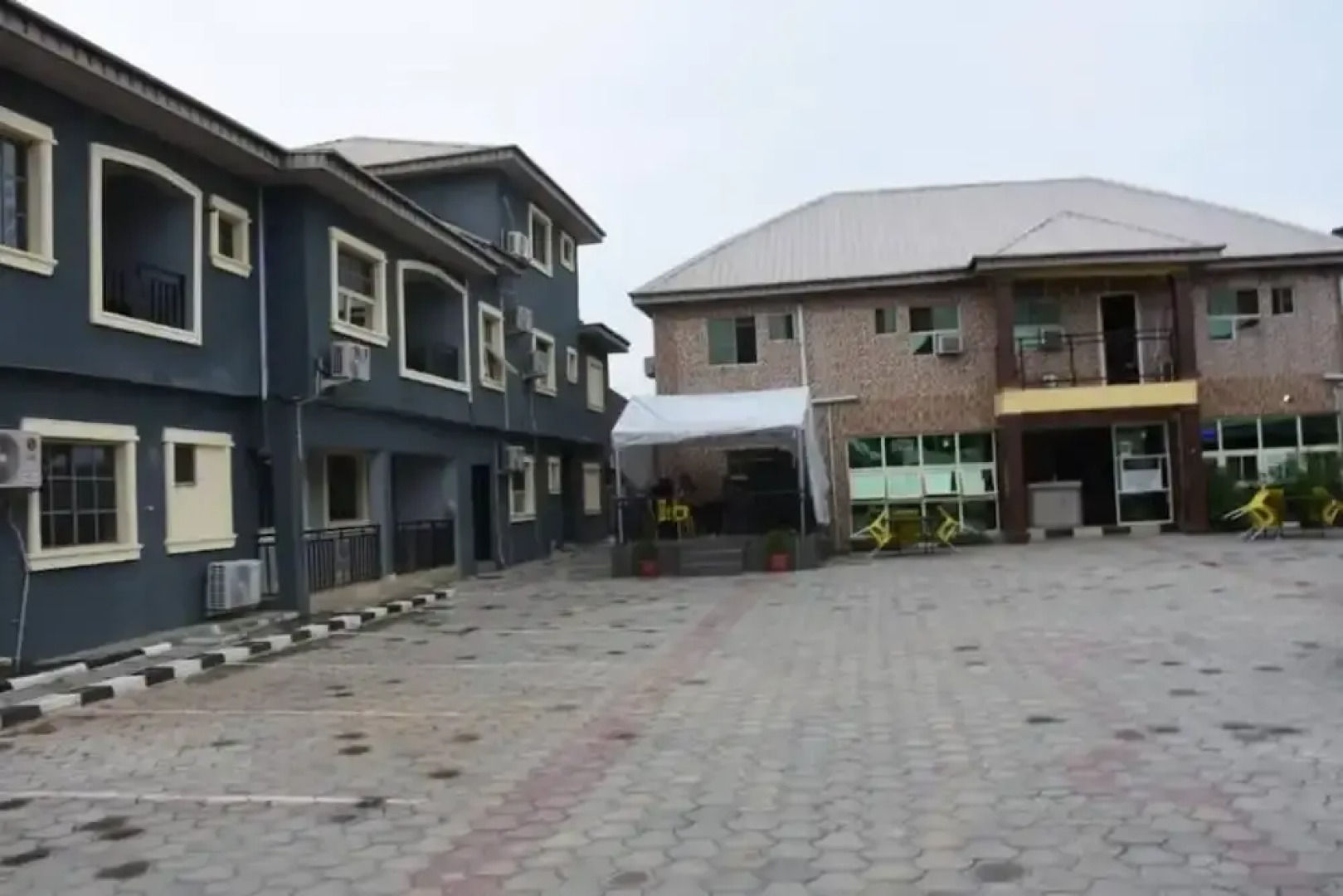 Luxurious Awoyaya Apartment With Private Pool and Garden