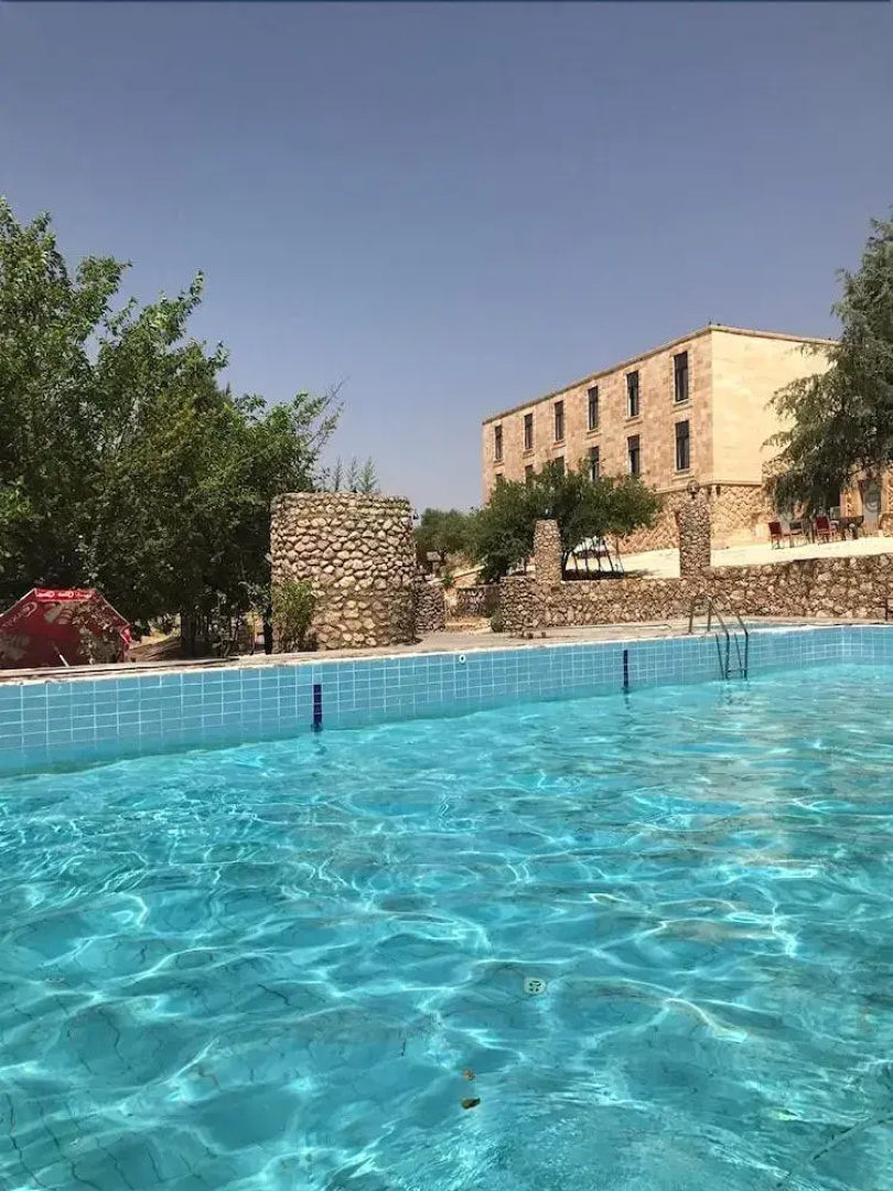 Mariat Hotel