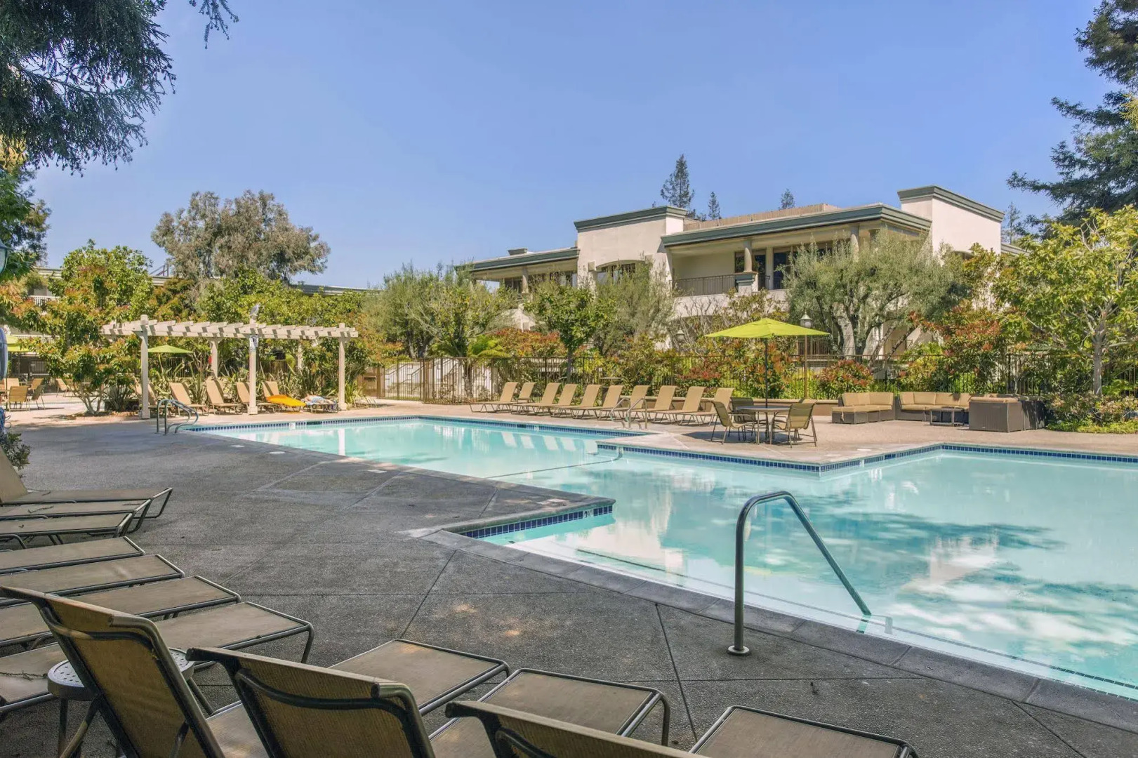 Oakwood At Eaves Mountain View