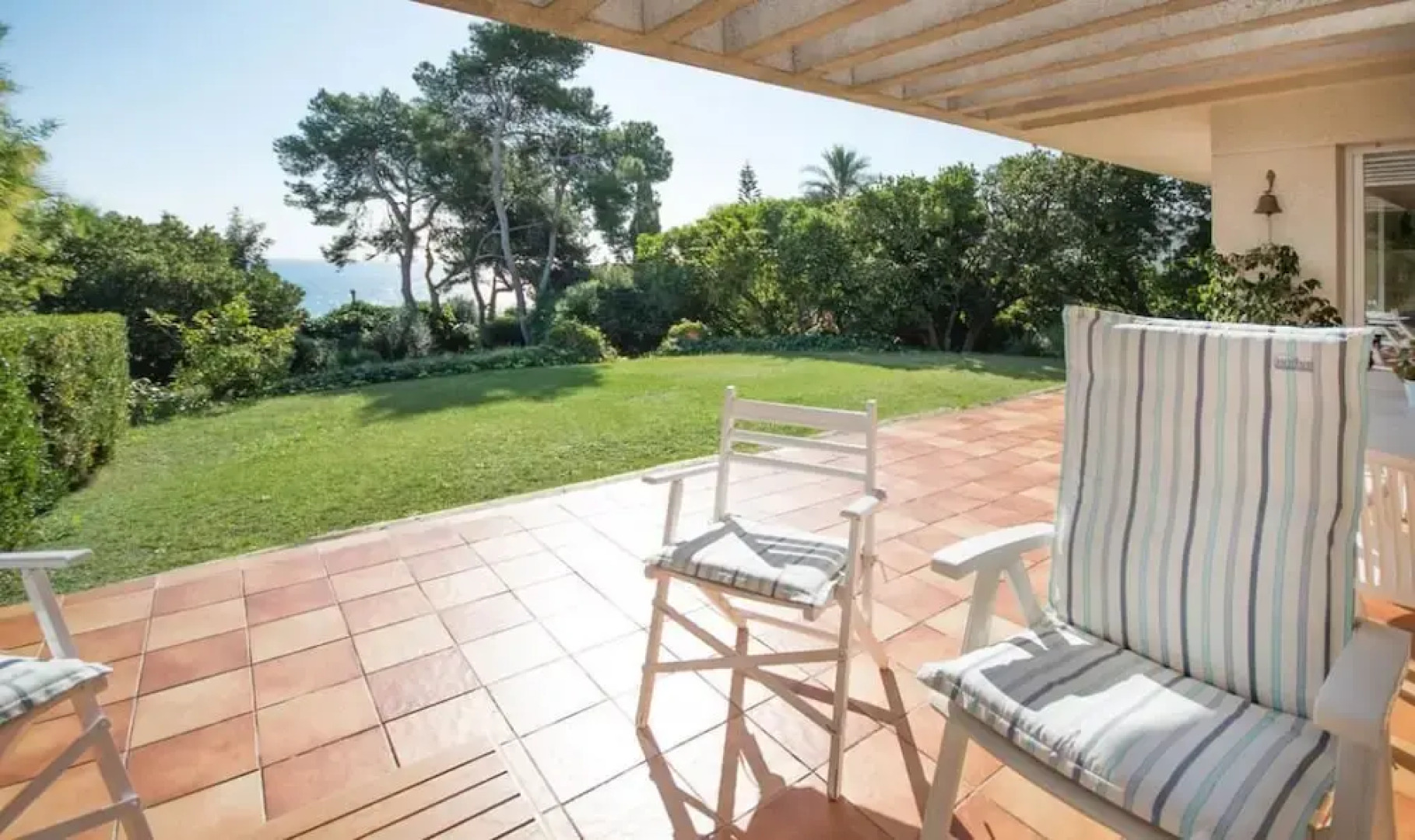 Villa Cossis Beach TVL 32