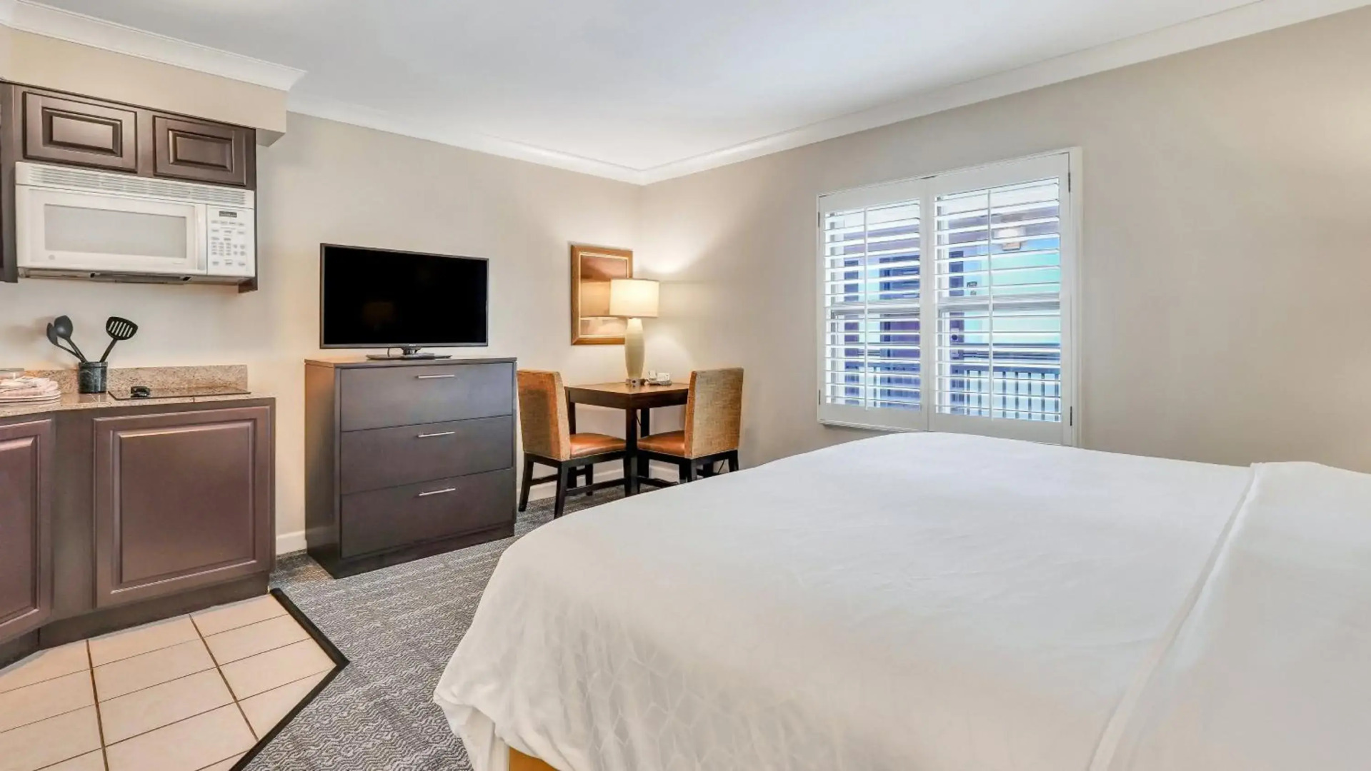 Staybridge Suites Savannah Historic District by IHG