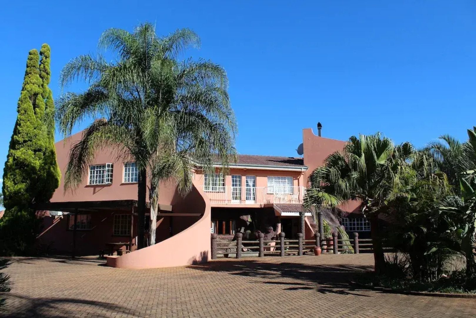 El Gran Chaparral Guest House