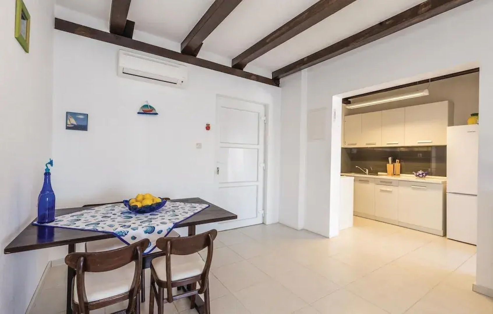 Beautiful apartment in Jablanac w/ 2 Bedrooms